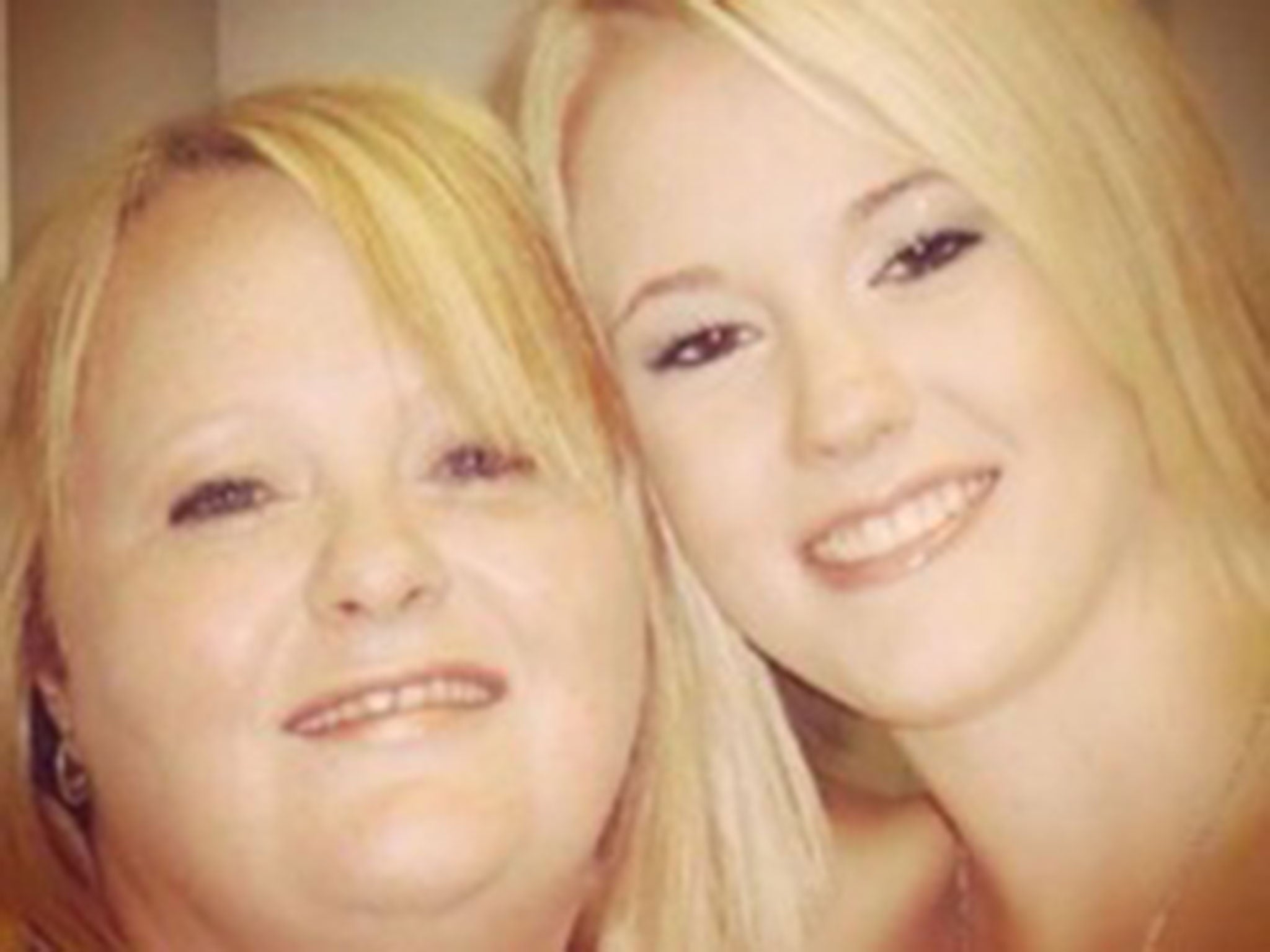 &#13;
Rebecca Bird pictured with her mother Tracey&#13;