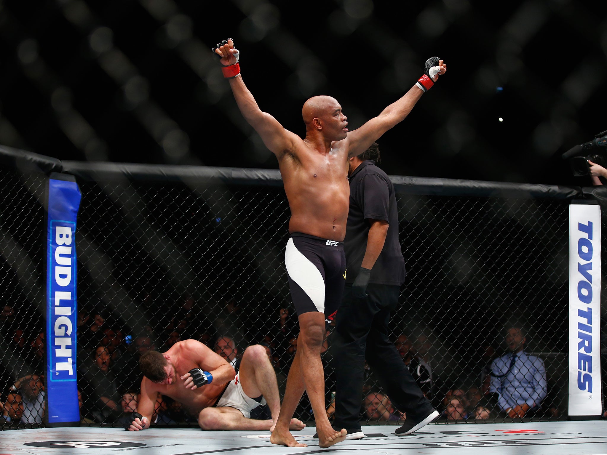 Anderson Silva celebrates after thinking he had won