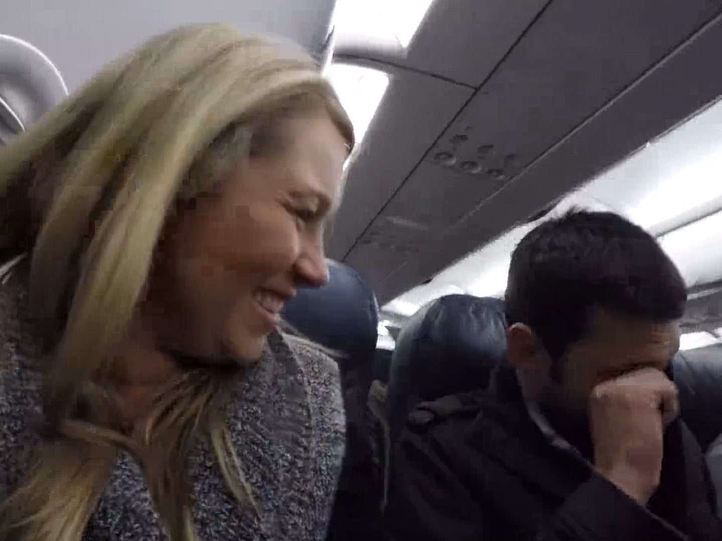 Video captures the moment pilot publicly announces wife’s pregnancy to unsuspecting husband