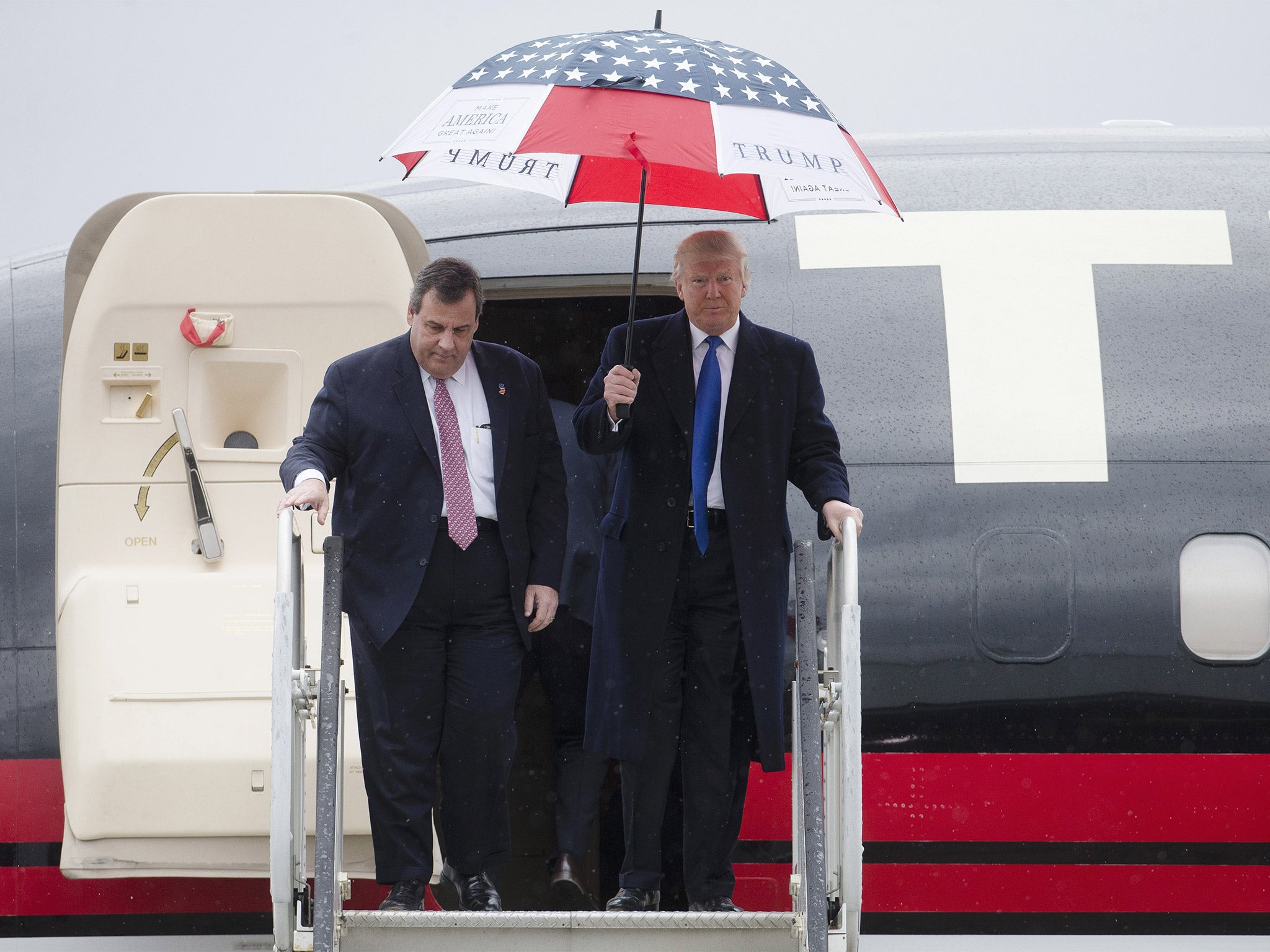 Republican presidential candidate Donald Trump and New Jersey Gov. Chris Christie arriving for a campaign stop in Columbus, Ohio, on Tuesday