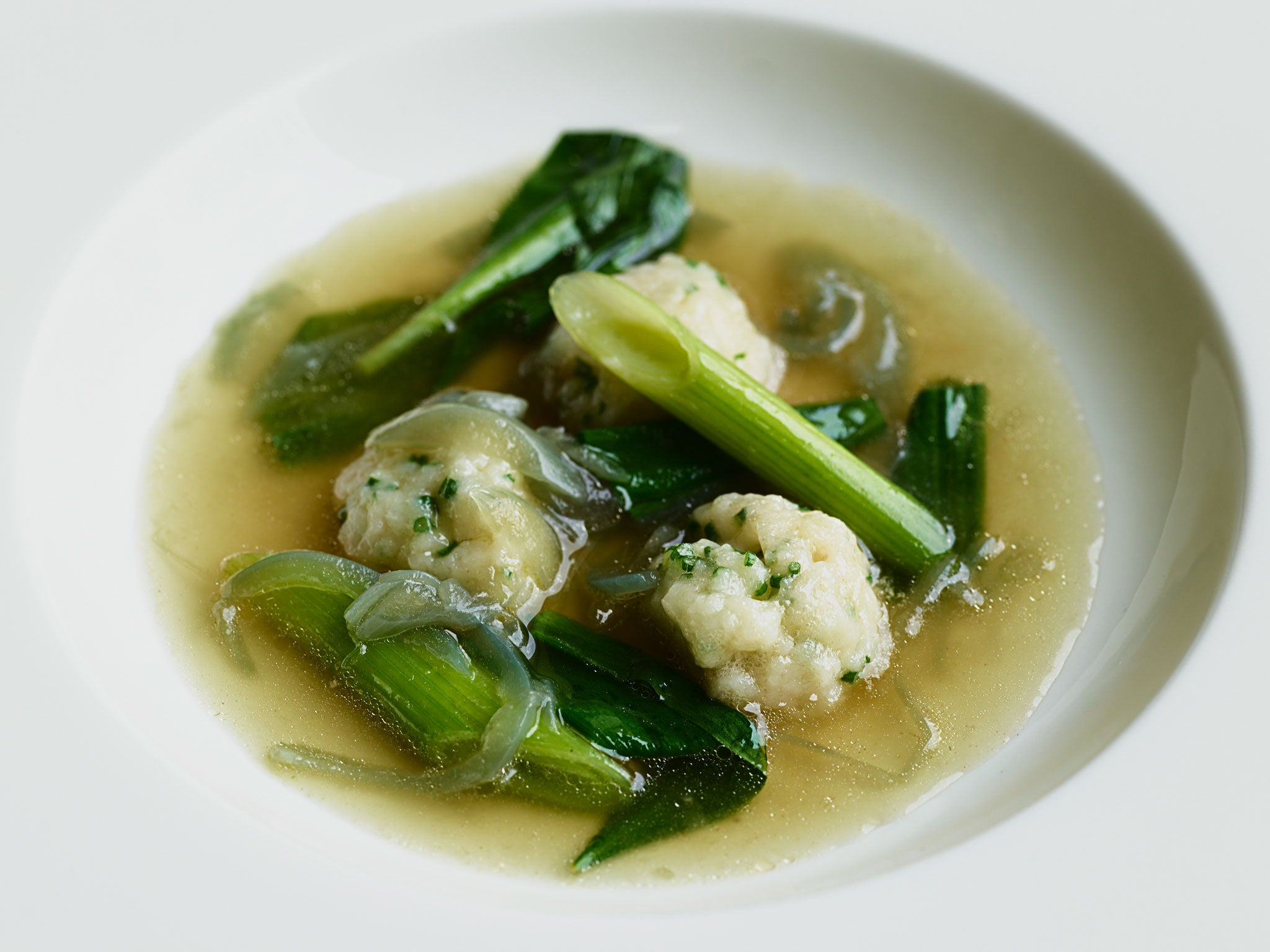 Allium broth with dumplings