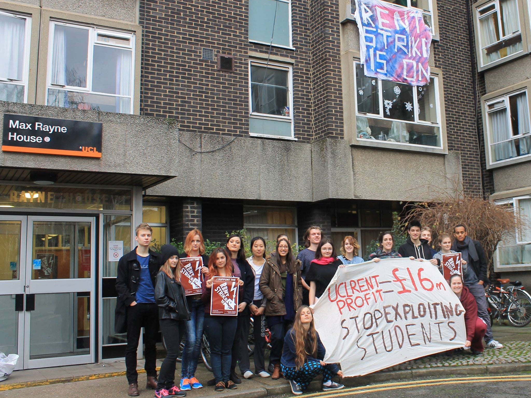 &#13;
A UCL Halls of Residence rent protest (Sarah Benamar)&#13;