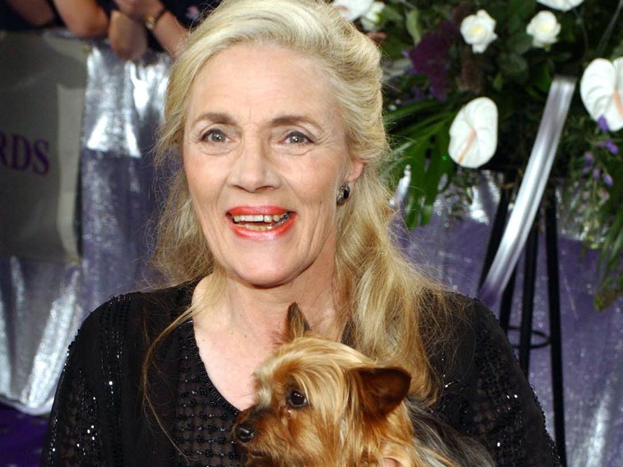 Stelfox with Bracken, her ‘Emmerdale’ dog Batley, at the British Soap Awards in 2002