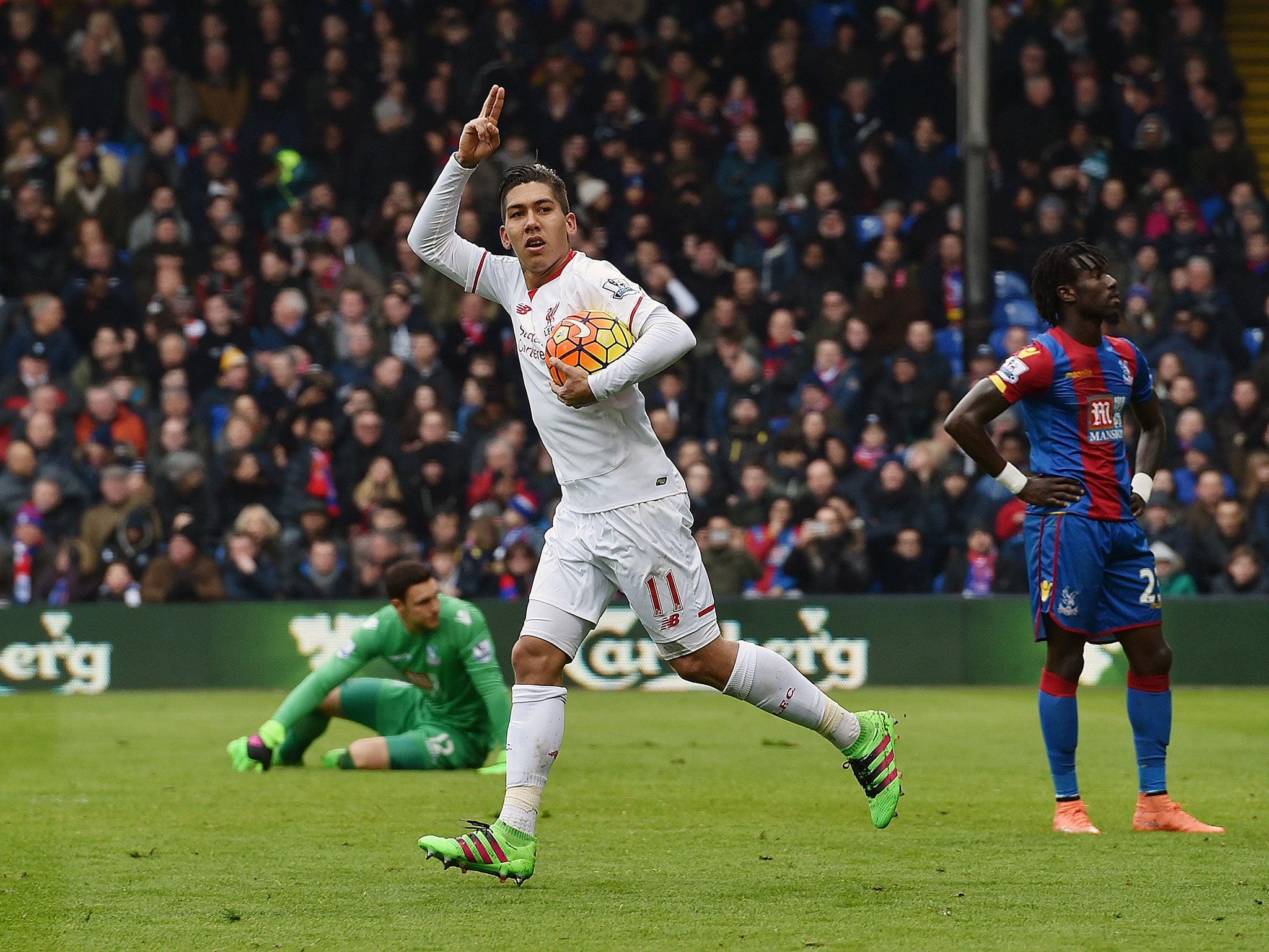 Roberto Firmino celebrates scoring the equaliser for Liverpool against Crystal Palace