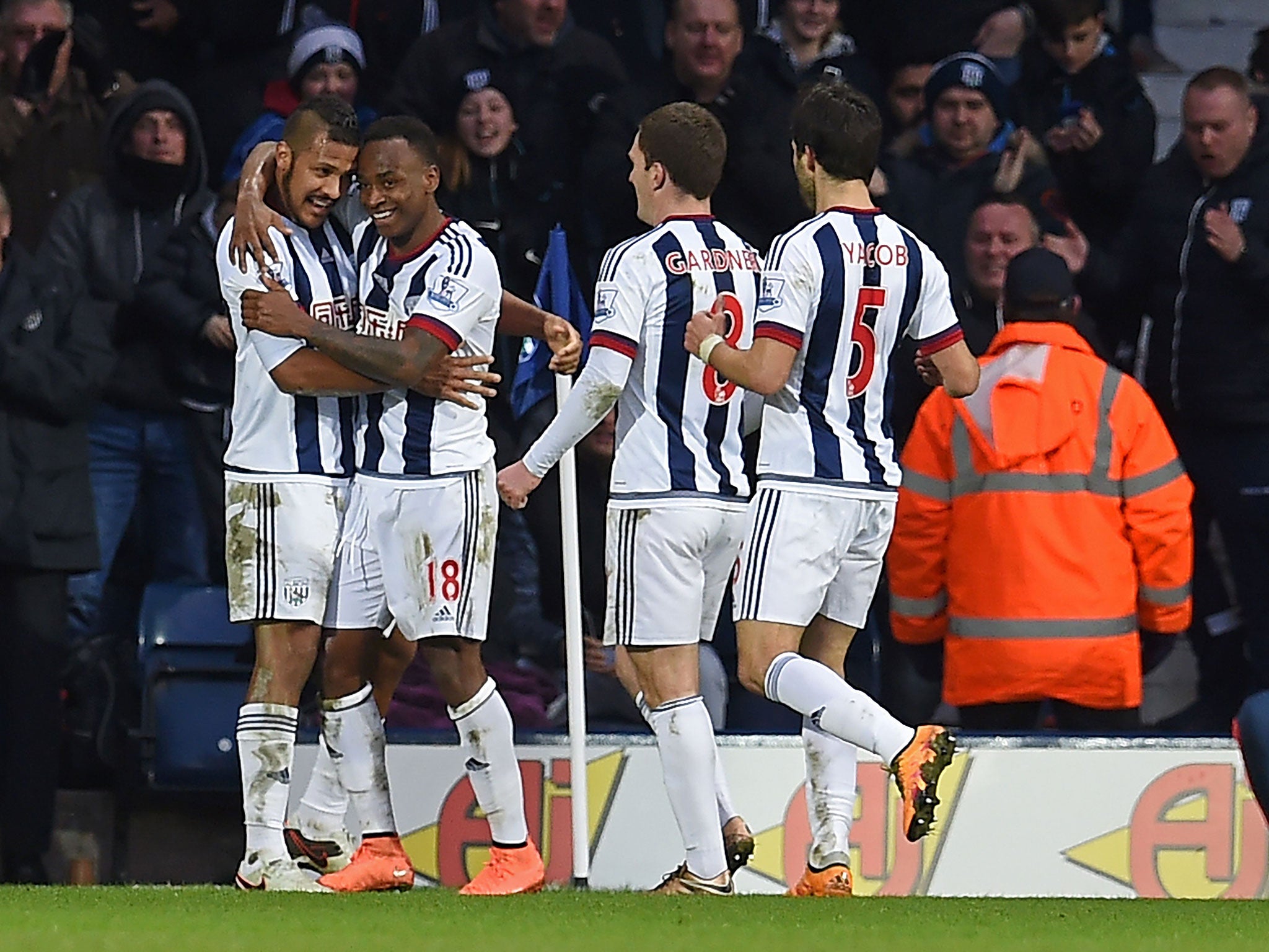 Salomon Rondon celebrates with his West Brom team-mates after scoring against Manchester United