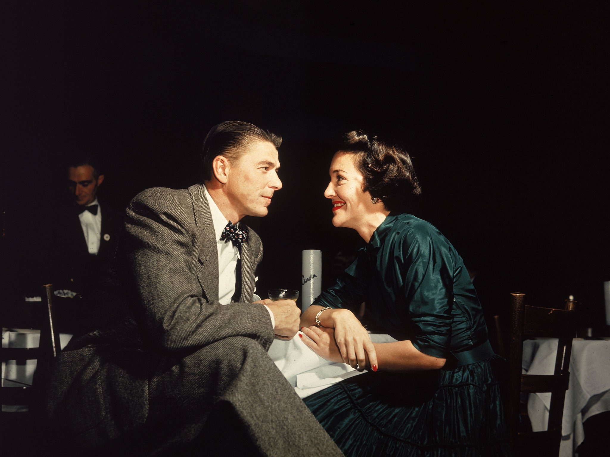 Ronald and Nancy Reagan in a Los Angeles restaurant in 1952