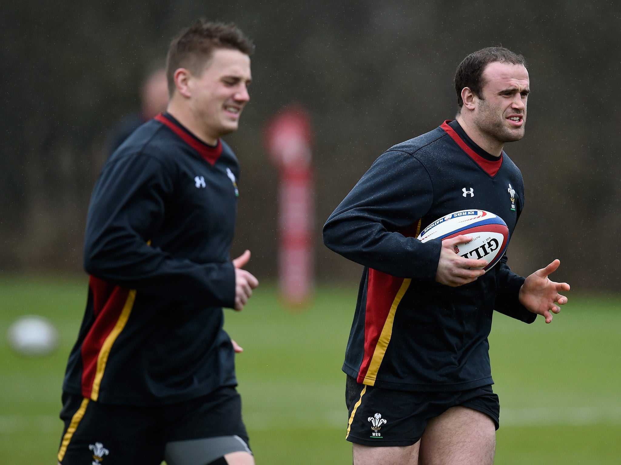 Wales' Jonathan Davies (left) and Jamie Roberts