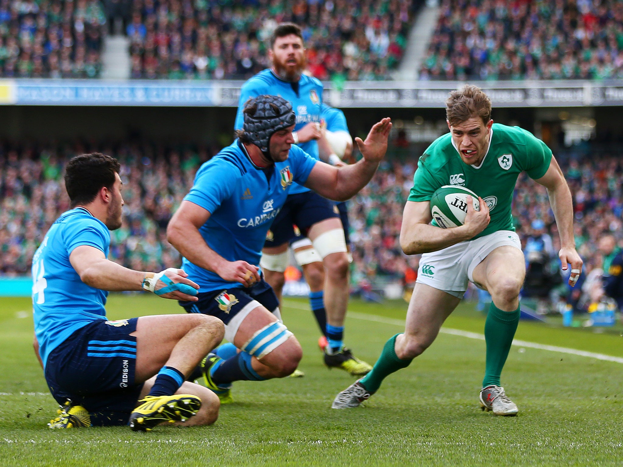 Andrew Trimble scoring Ireland's first try