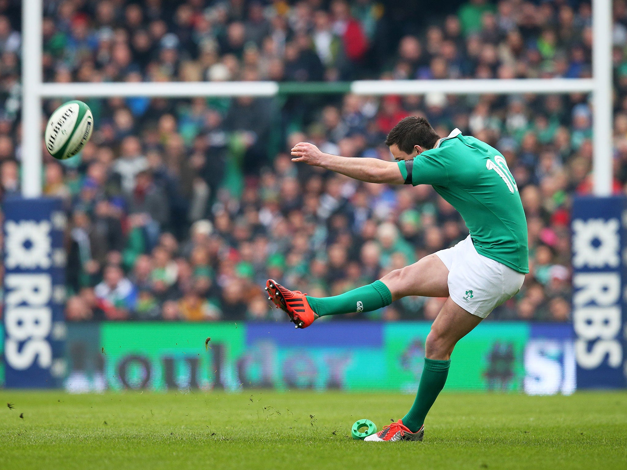 &#13;
Jonny Sexton was sin-binned but his boot proved the difference&#13;