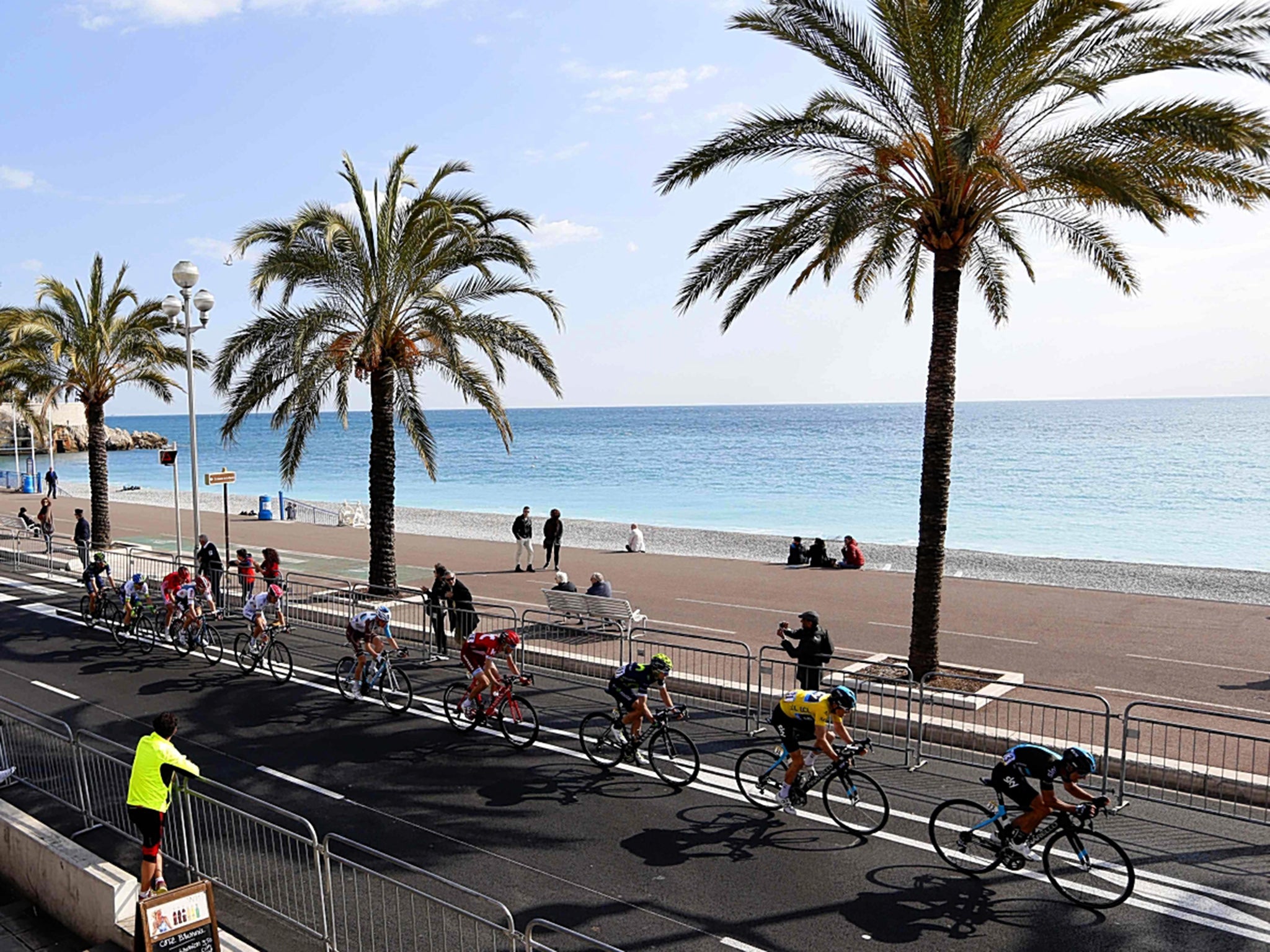 Geraint Thomas (yellow jersey) rides on the Promenade des Anglais during yesterday’s nail-biting final stage of the Paris-Nice race which the Welshman won by just four seconds