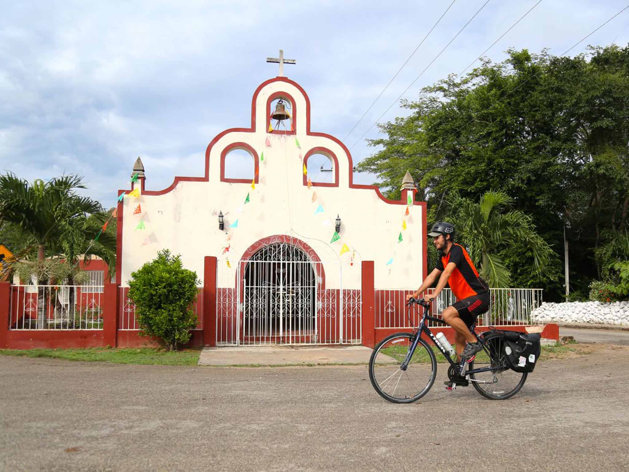 Wheel deal: Fernando riding through Dzitas