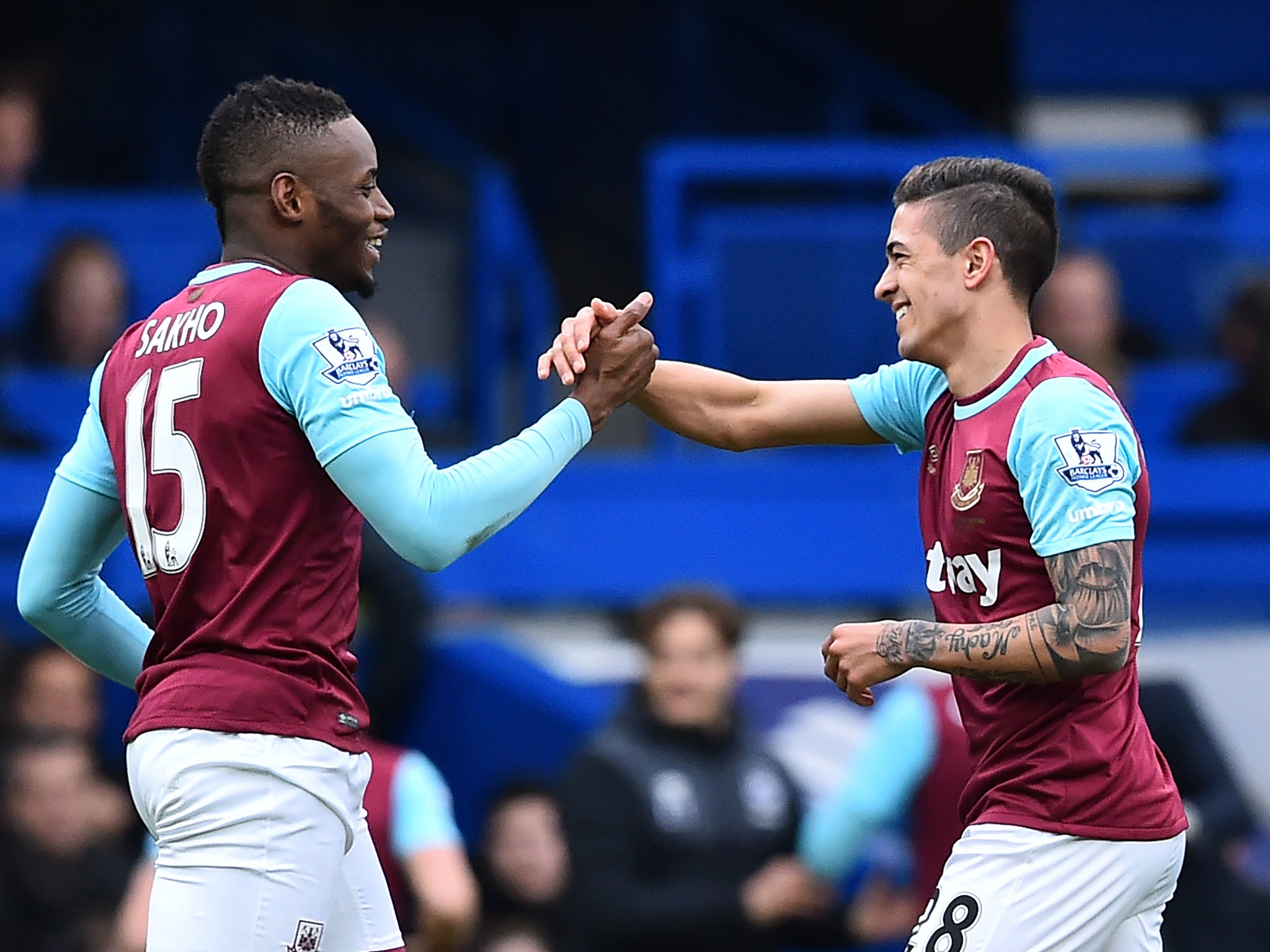 Diafra Sakho congratulates Manuel Lanzini on his opening goal