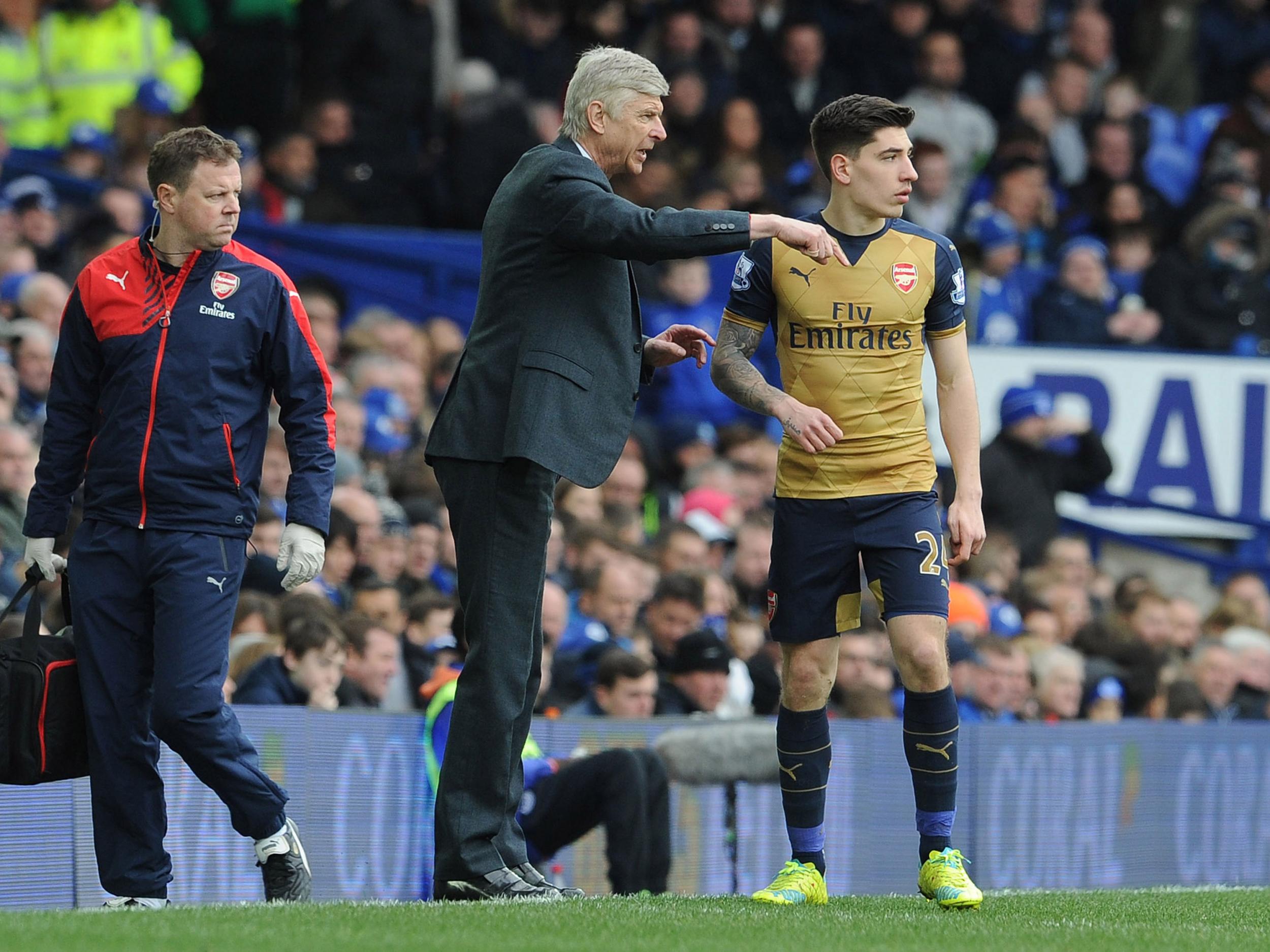 Wenger says Arsenal have cracked under pressure at times