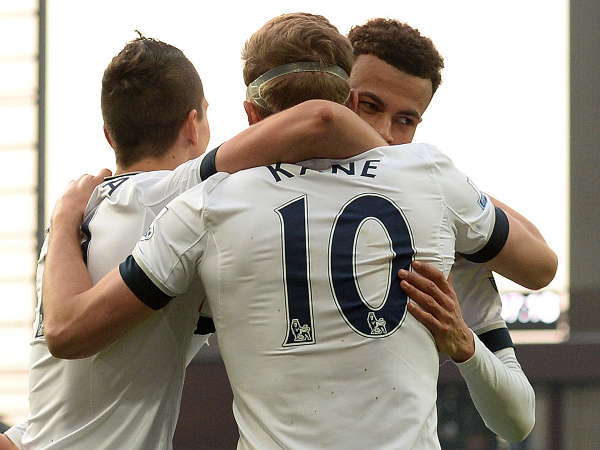 Harry Kane with his Tottenham team-mates