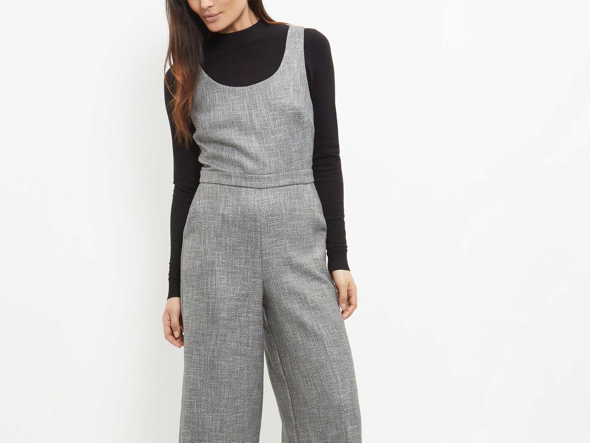 The rounded neckline and cinched waist of this New Look jumpsuit will flatter most