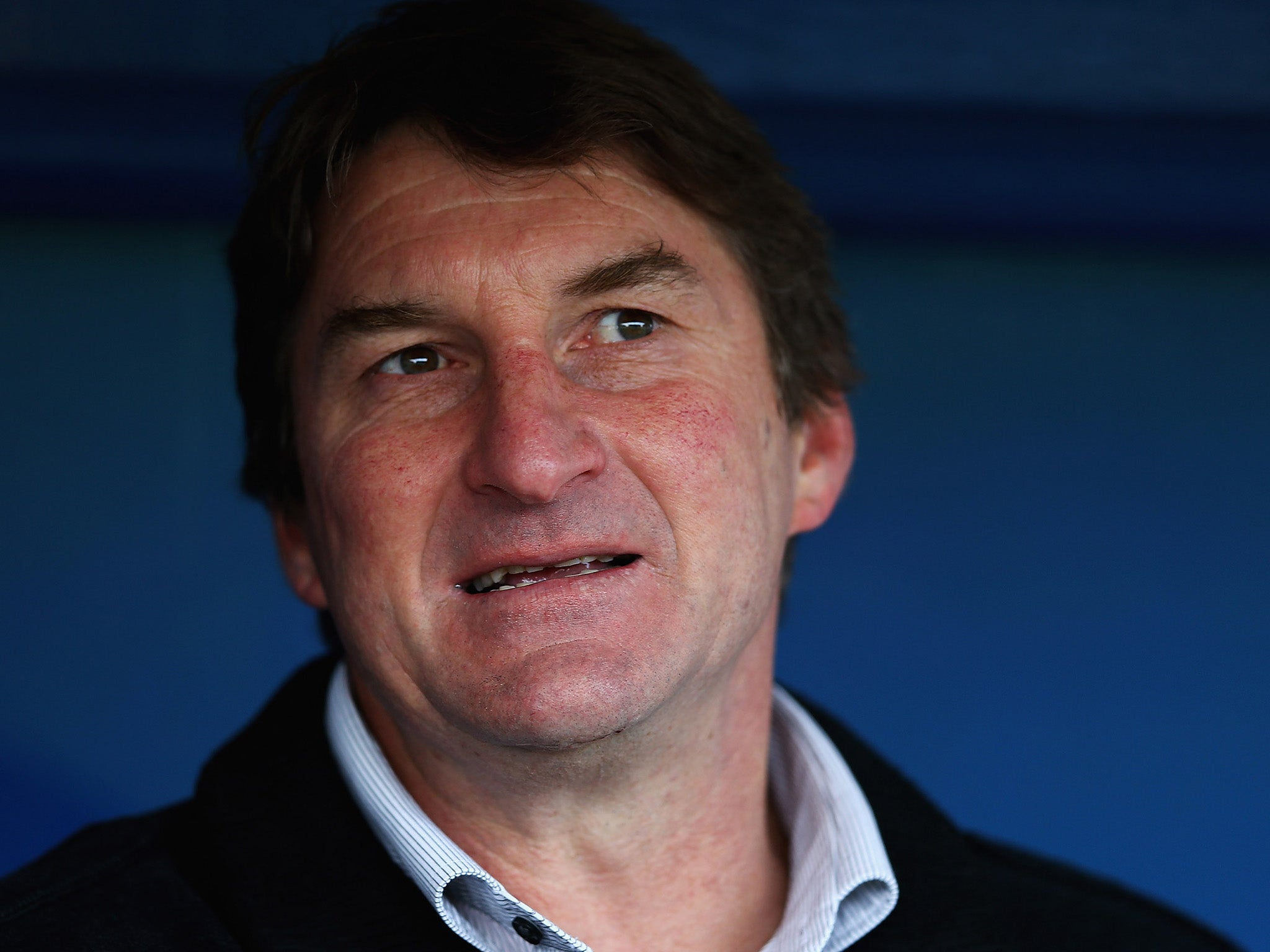 Head coach Tony Smith of the Warrington Wolves looks on during the Super League match between Widnes Vikings and Warrington Wolves