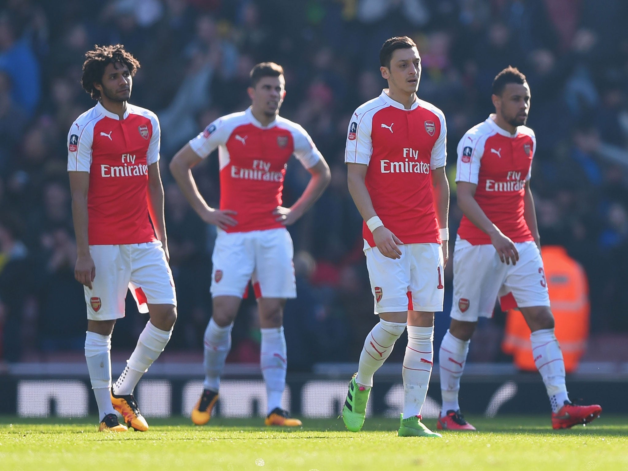 Mesut Ozil and his Arsenal team-mates