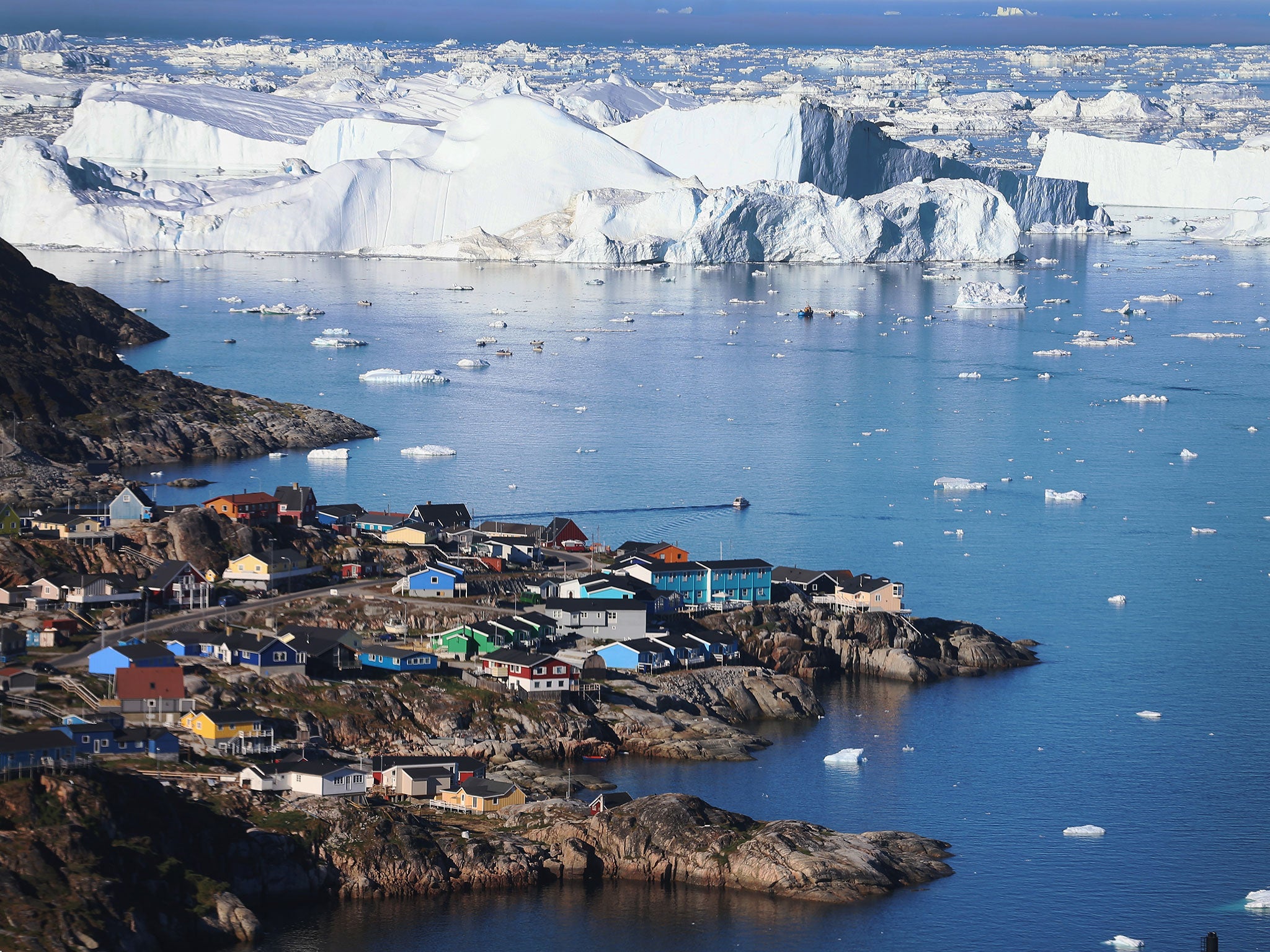 The Greenland Ice Sheet is melting at a rate of 250 gigatonnes a year