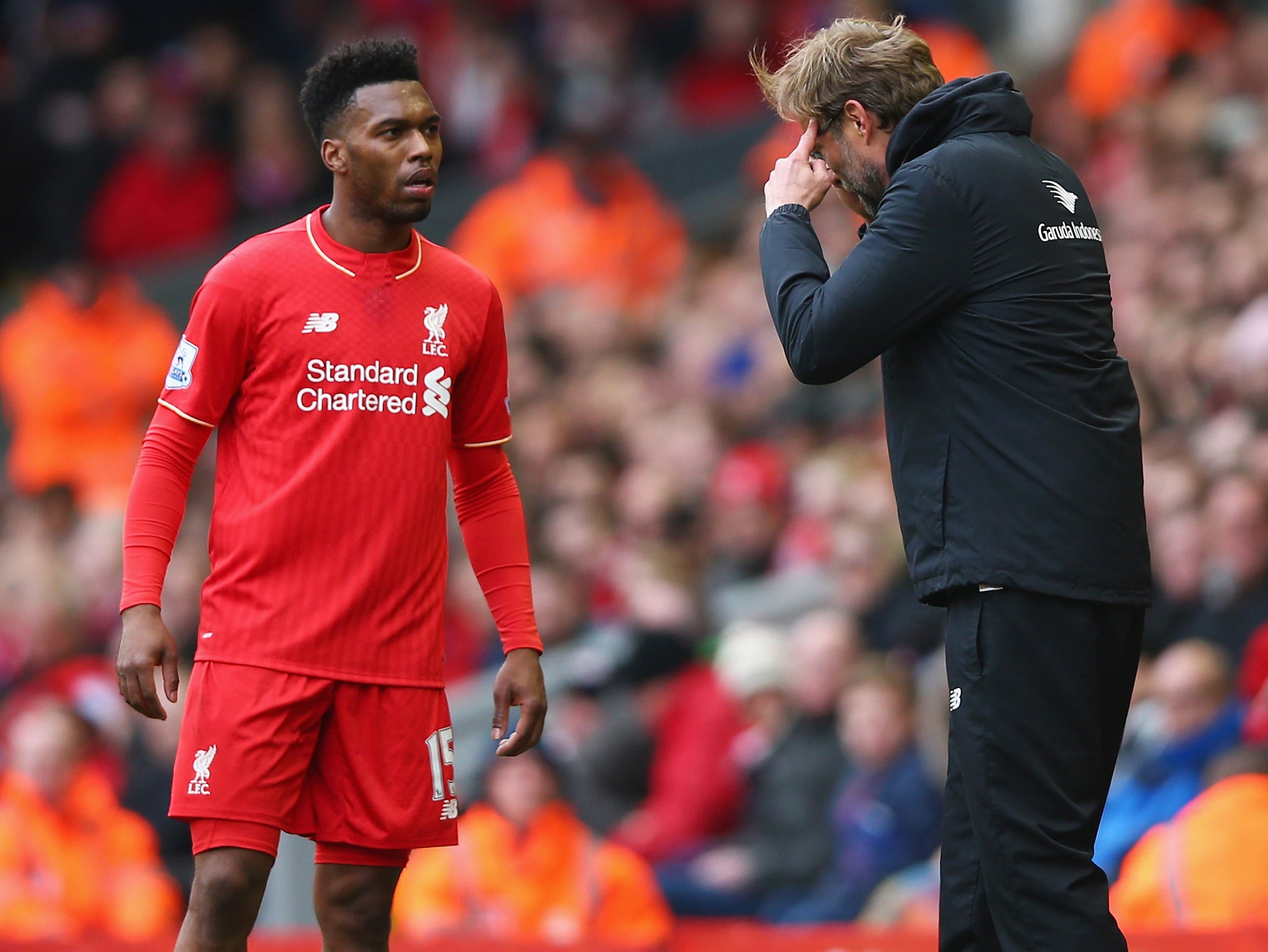 Jurgen Klopp gives instructions to Daniel Sturridge