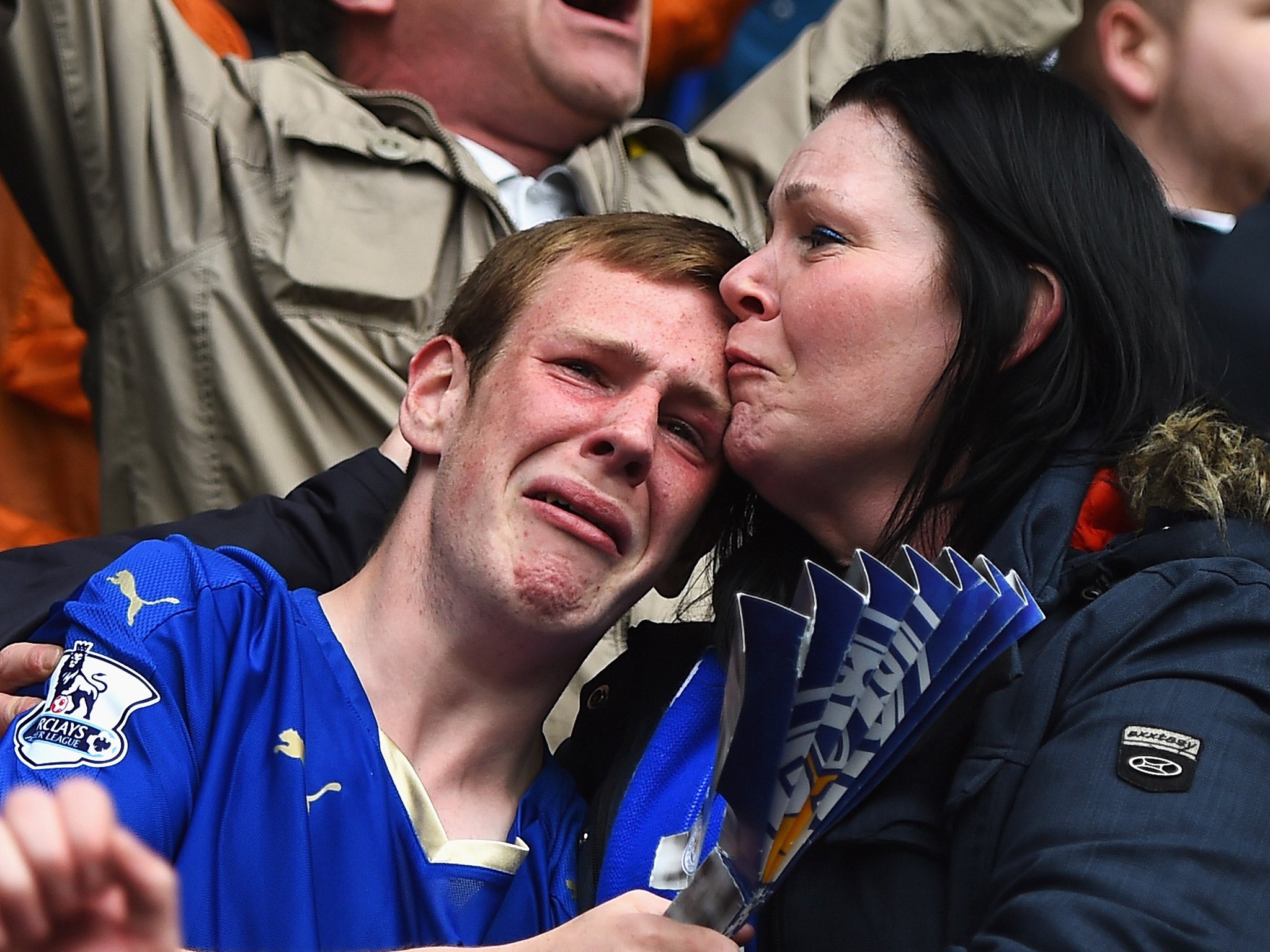 One fan is overcome with emotion after Jamie Vardy scores against Sunderland