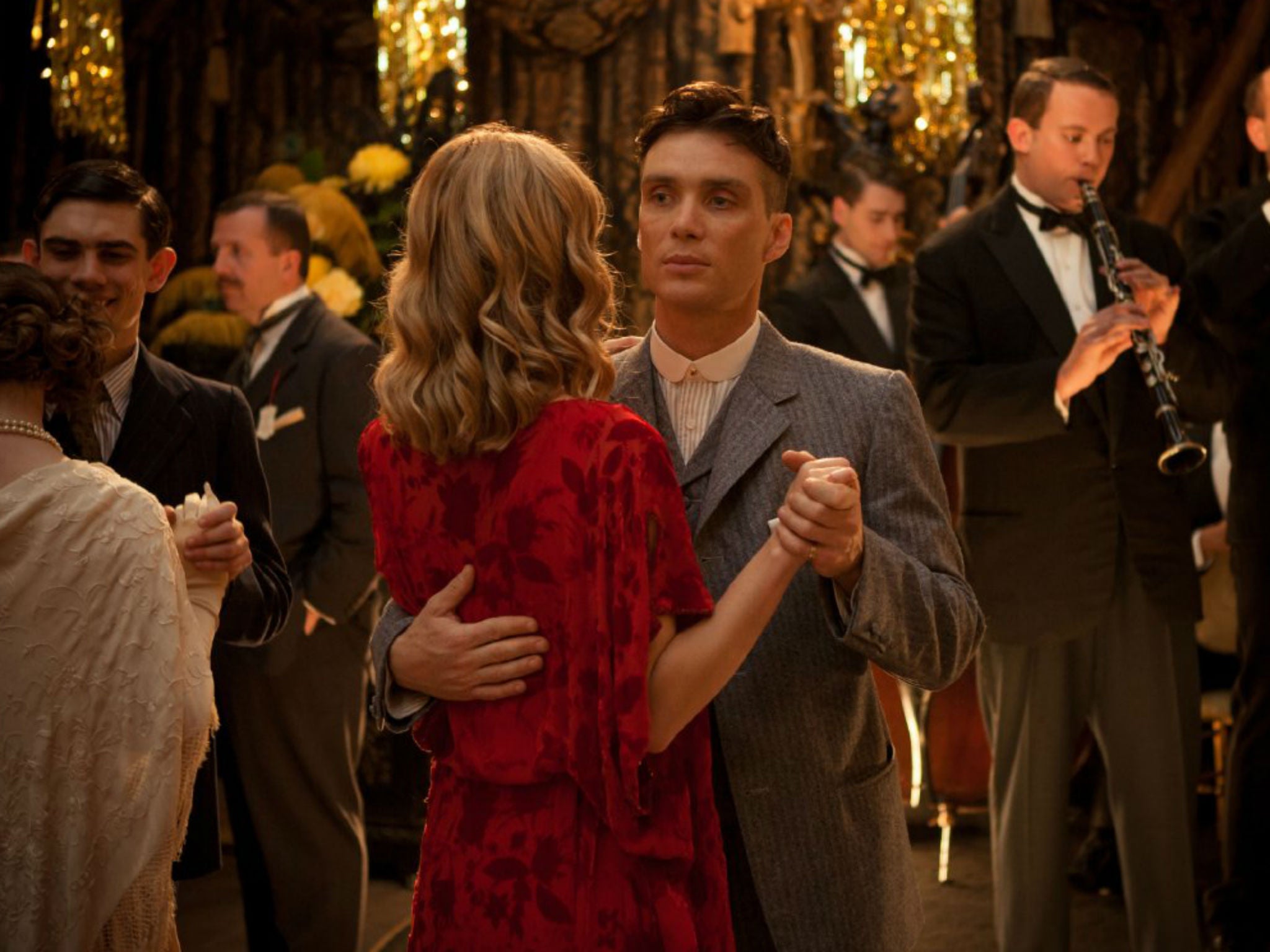 Cillian Murphy and Annabelle Wallis dance together as Tommy and Grace