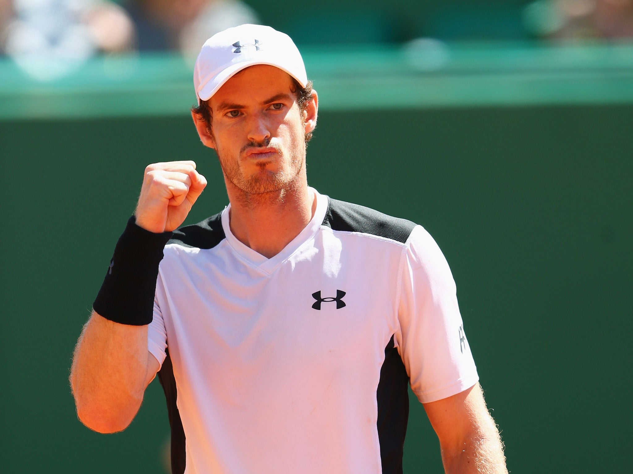 Andy Murray celebrates victory over Raonic