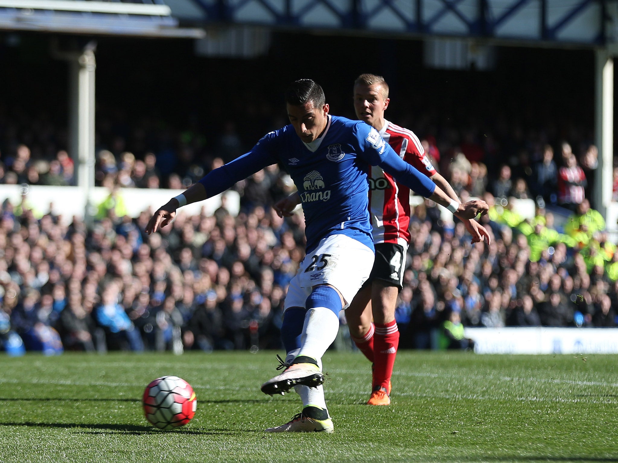 Ramiro Funes Mori scores the opening goal for Everton