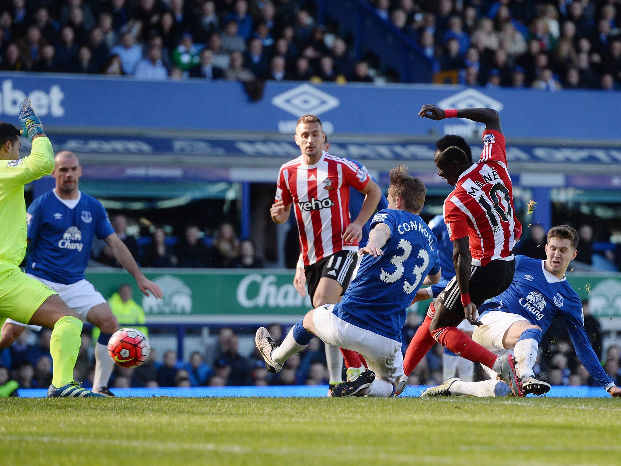 Sadio Mane scores Southampton's equaliser