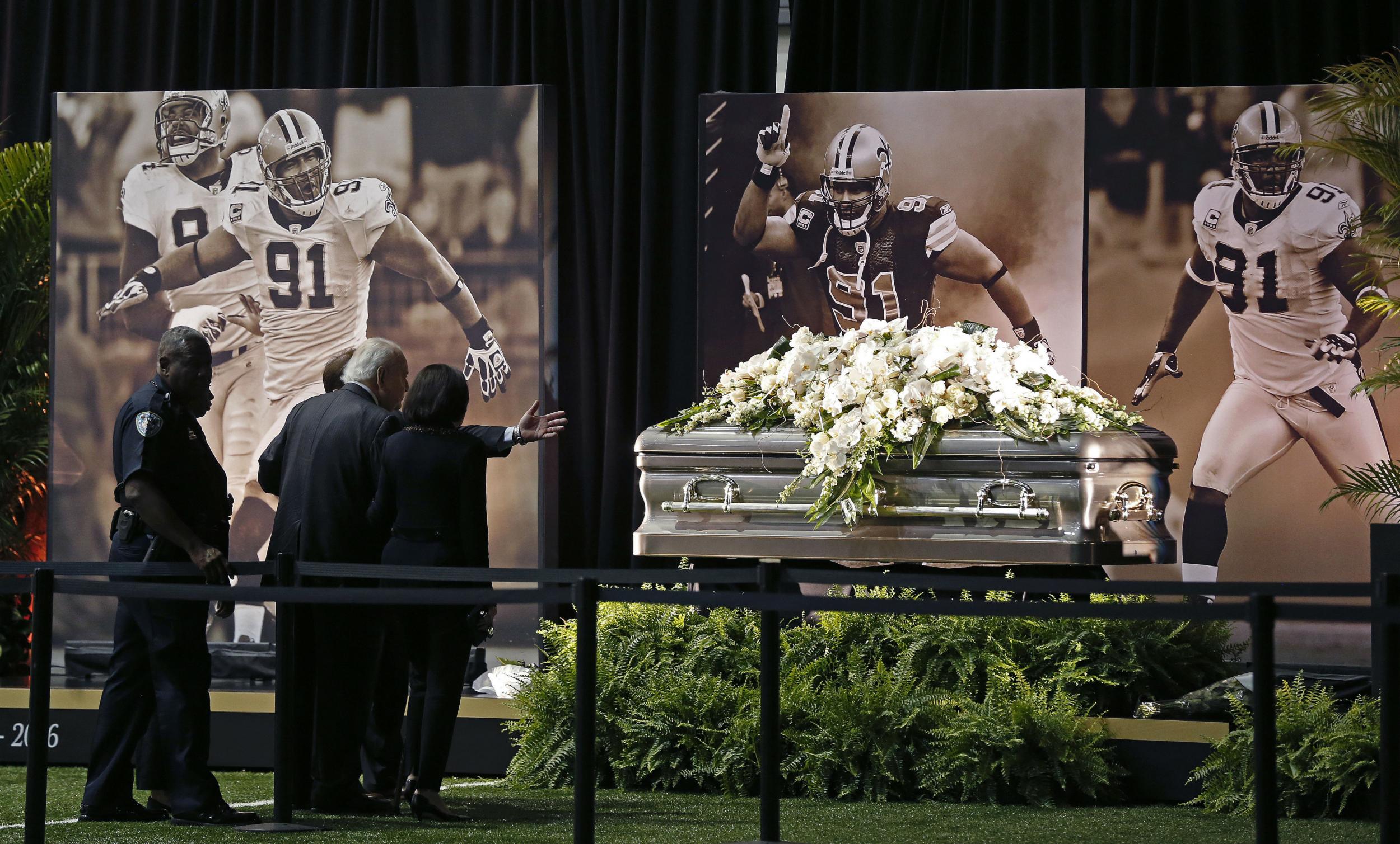 A public showing of Smith's coffin was held on Friday