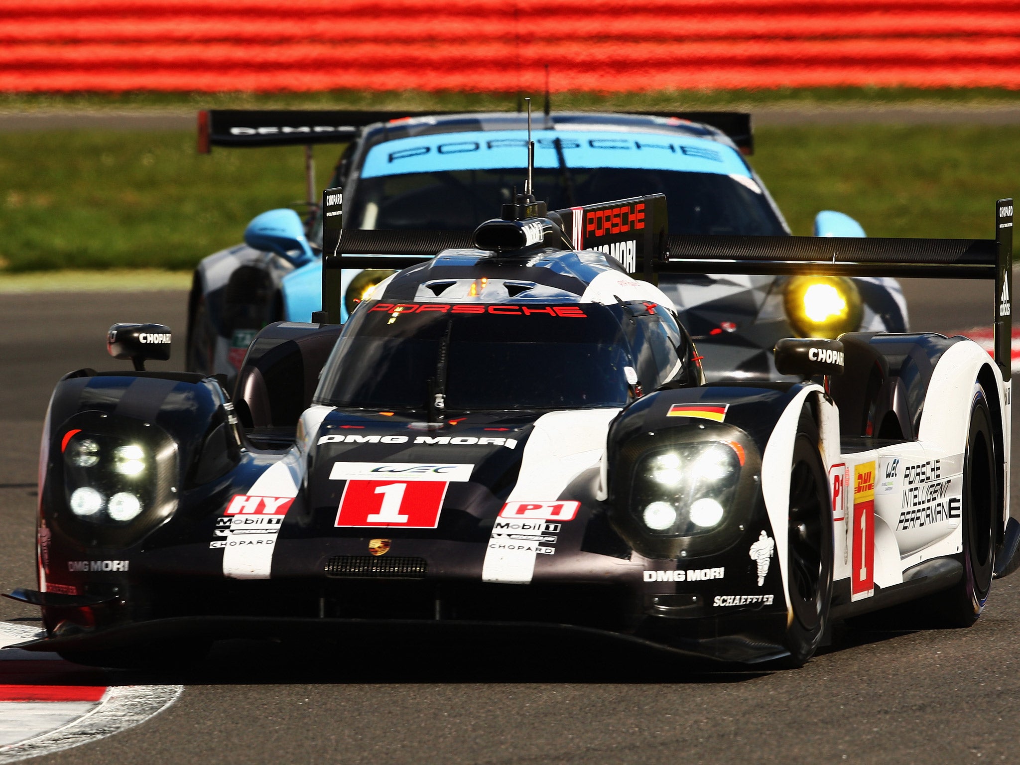 Brendon Hartley suffered a heavy accident in the No Porsche while leading