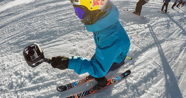 A skiier uses the Omni camera rig on the slopes