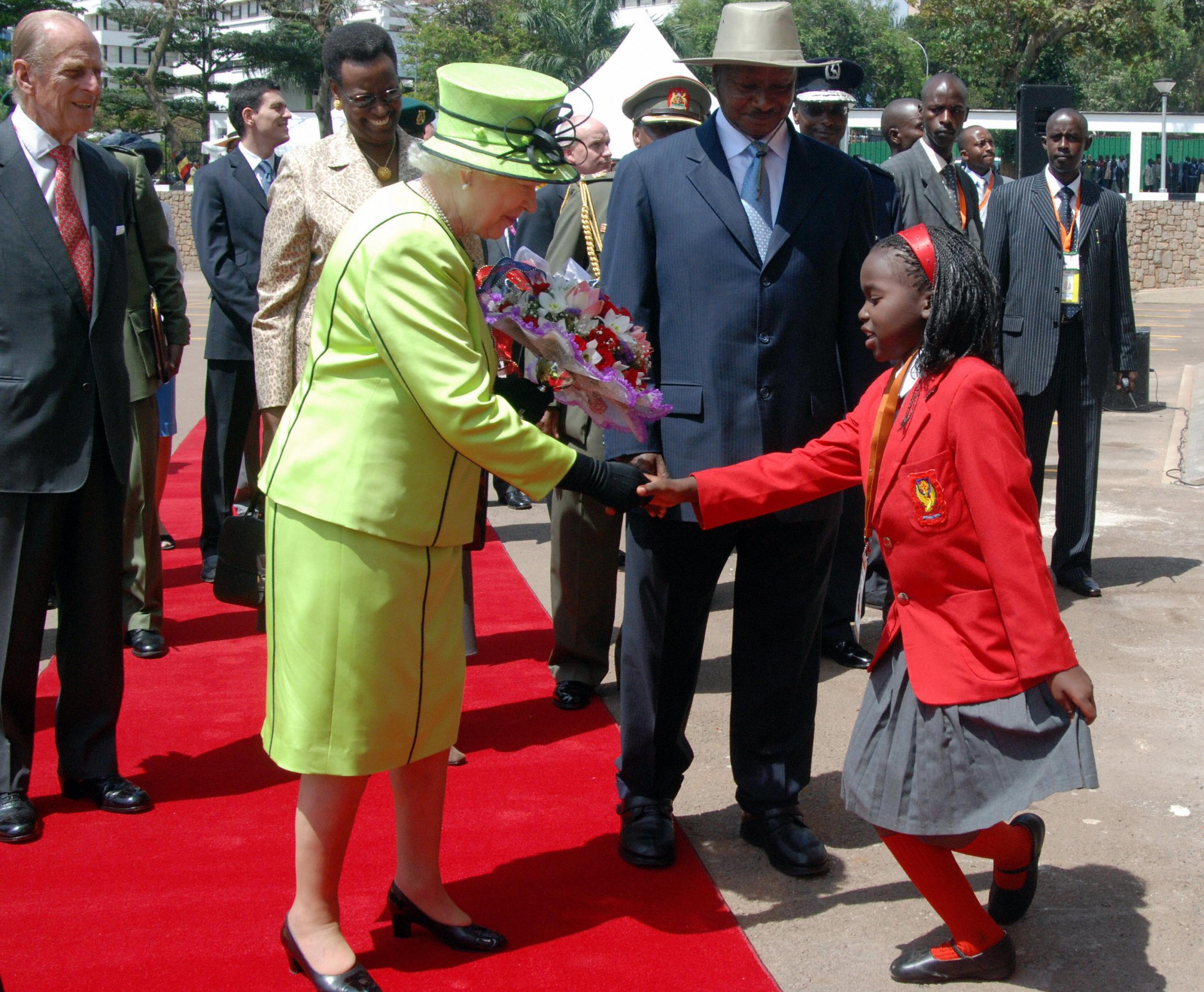 The Queen meeting Yoweri Museveni in 2015