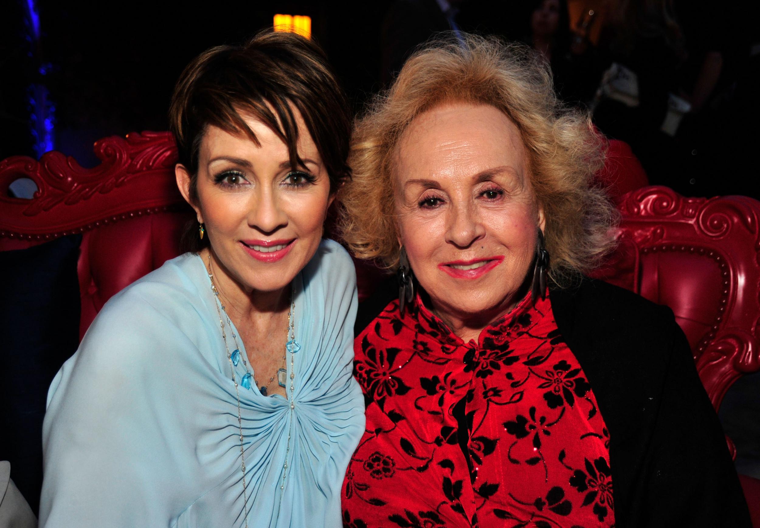 Doris Roberts (R) passed away in her sleep