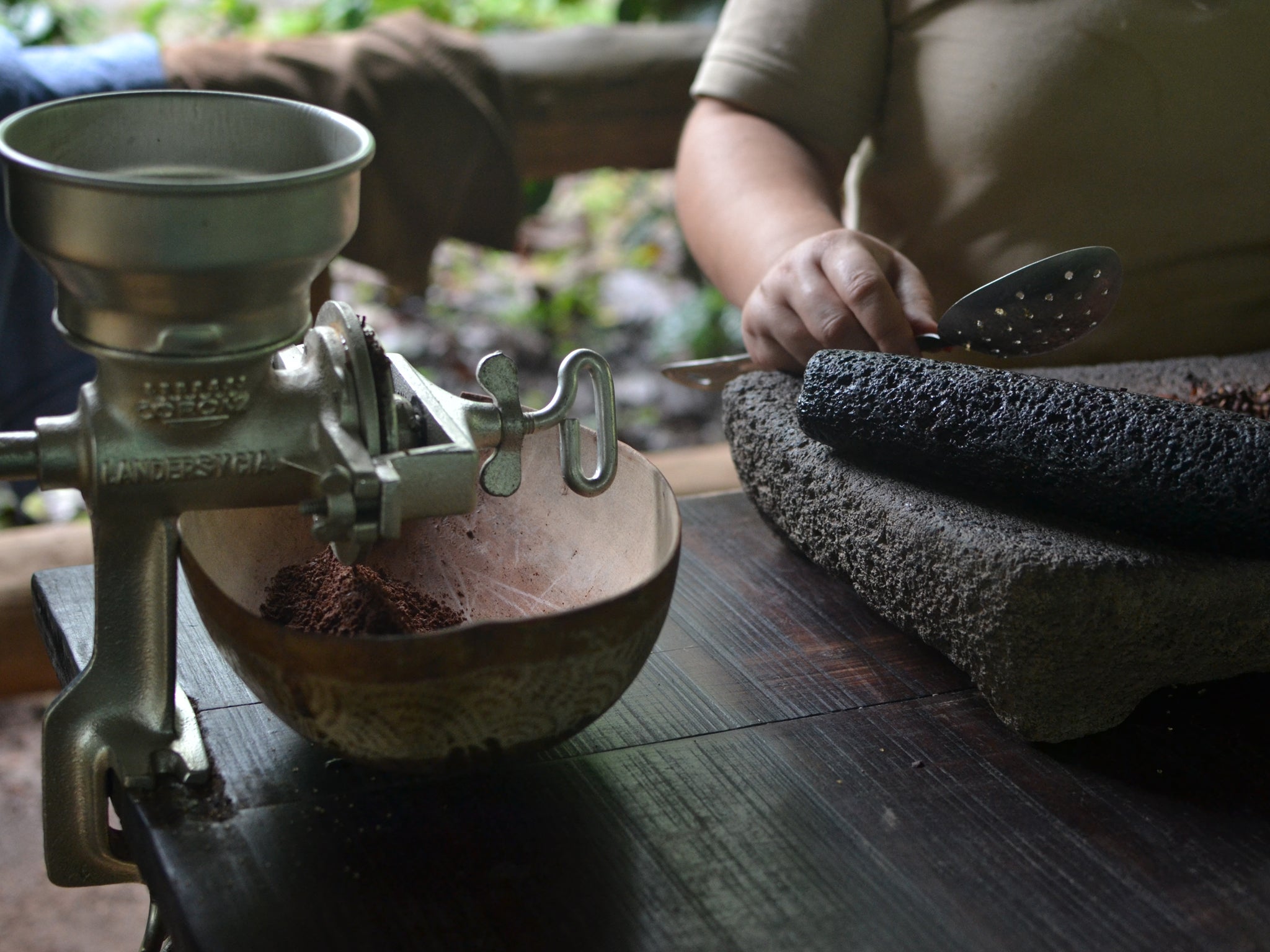 Grinding cacao beans