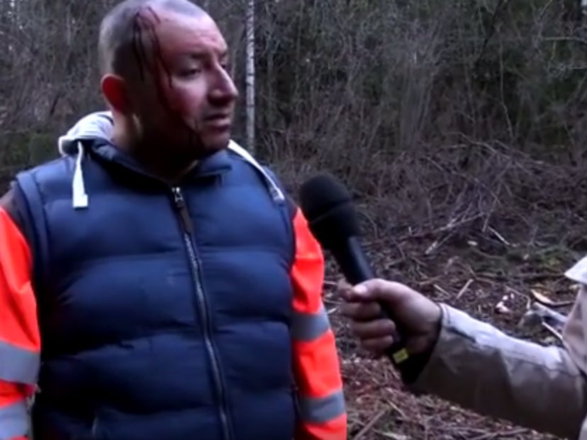 Journalists from local newspaper Barometern interviewing Nobakht Ahad after the incident