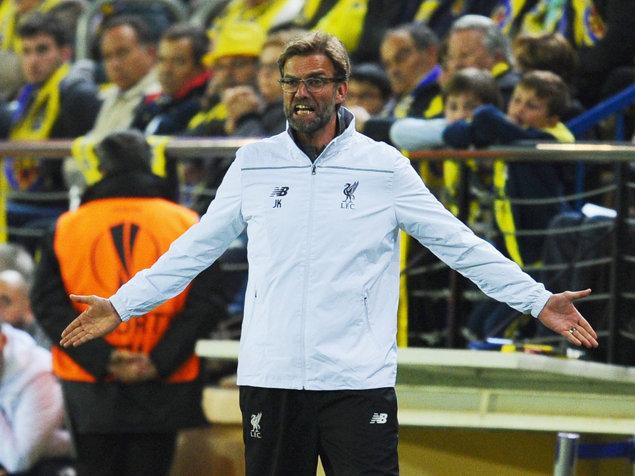 Jurgen Klopp reacts on the touchline