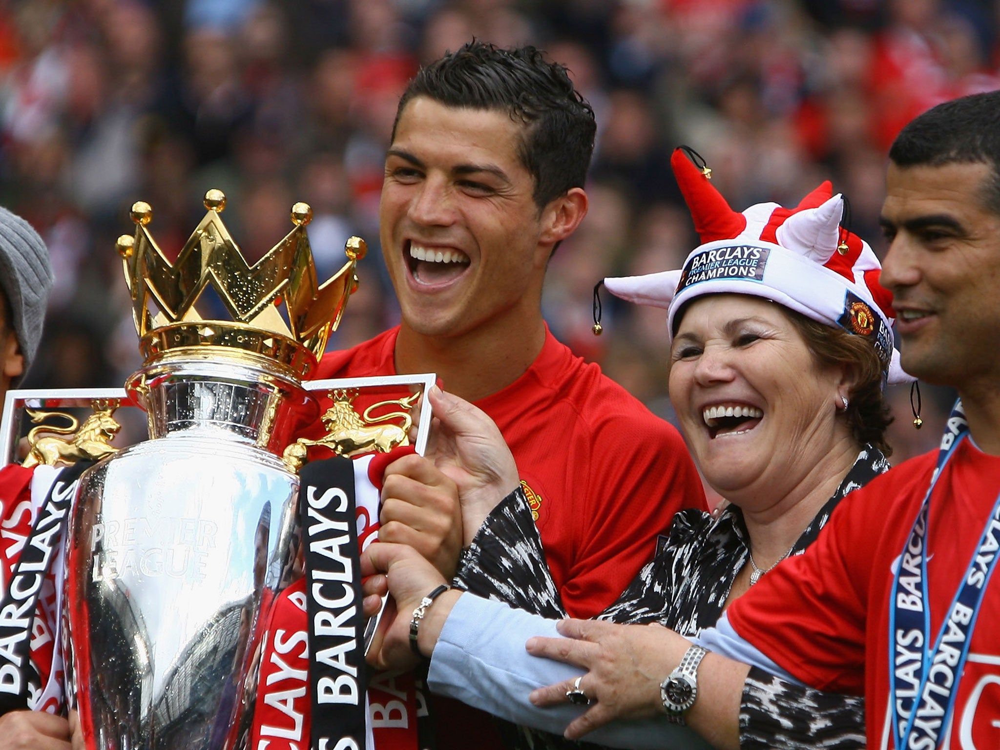 Dolores Aveiro celebrates with Ronaldo after winning the Premier League title in 2009