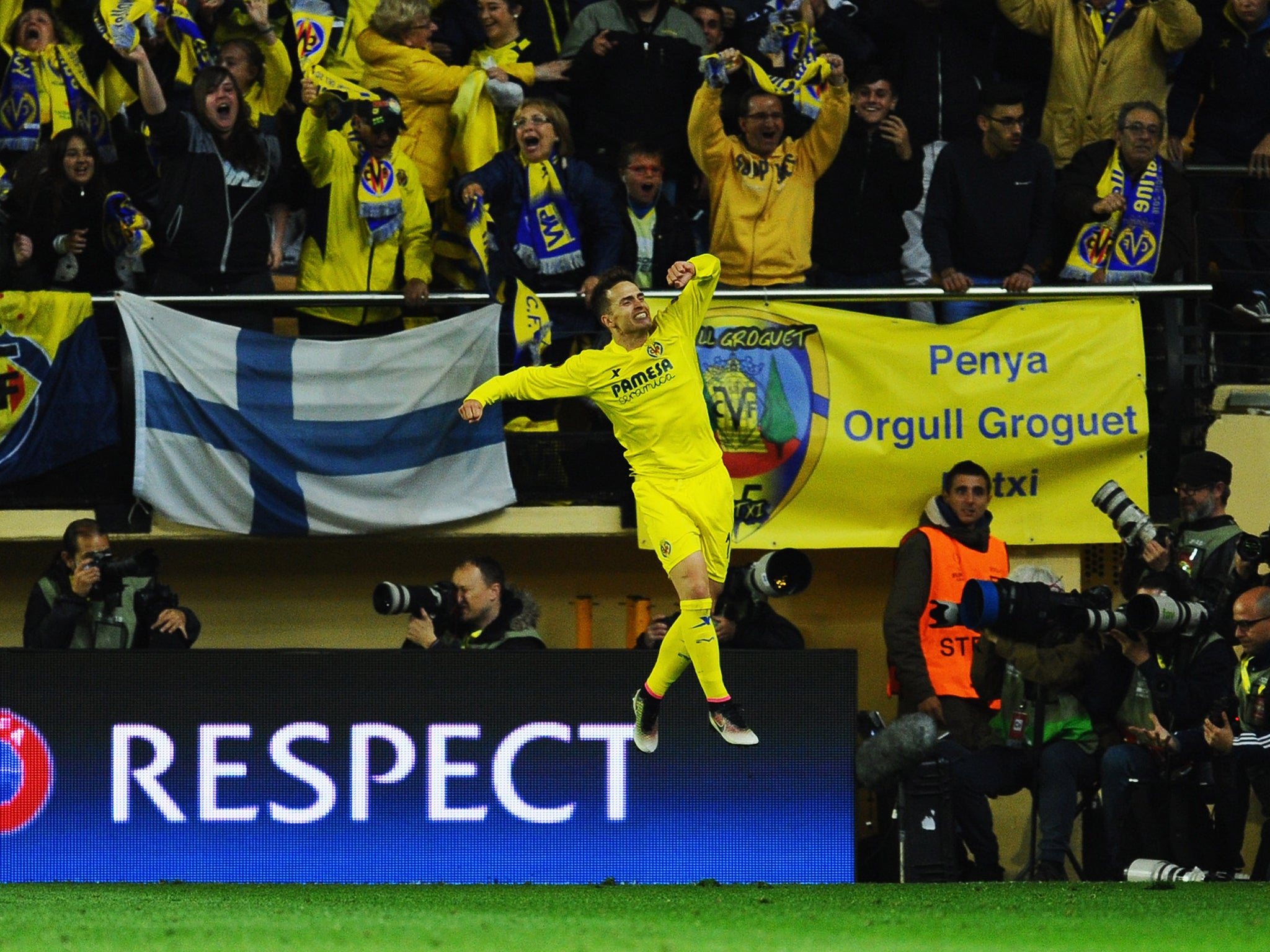 Villarreal midfielder Denis Suarez will probably return to Barcelona in the summer