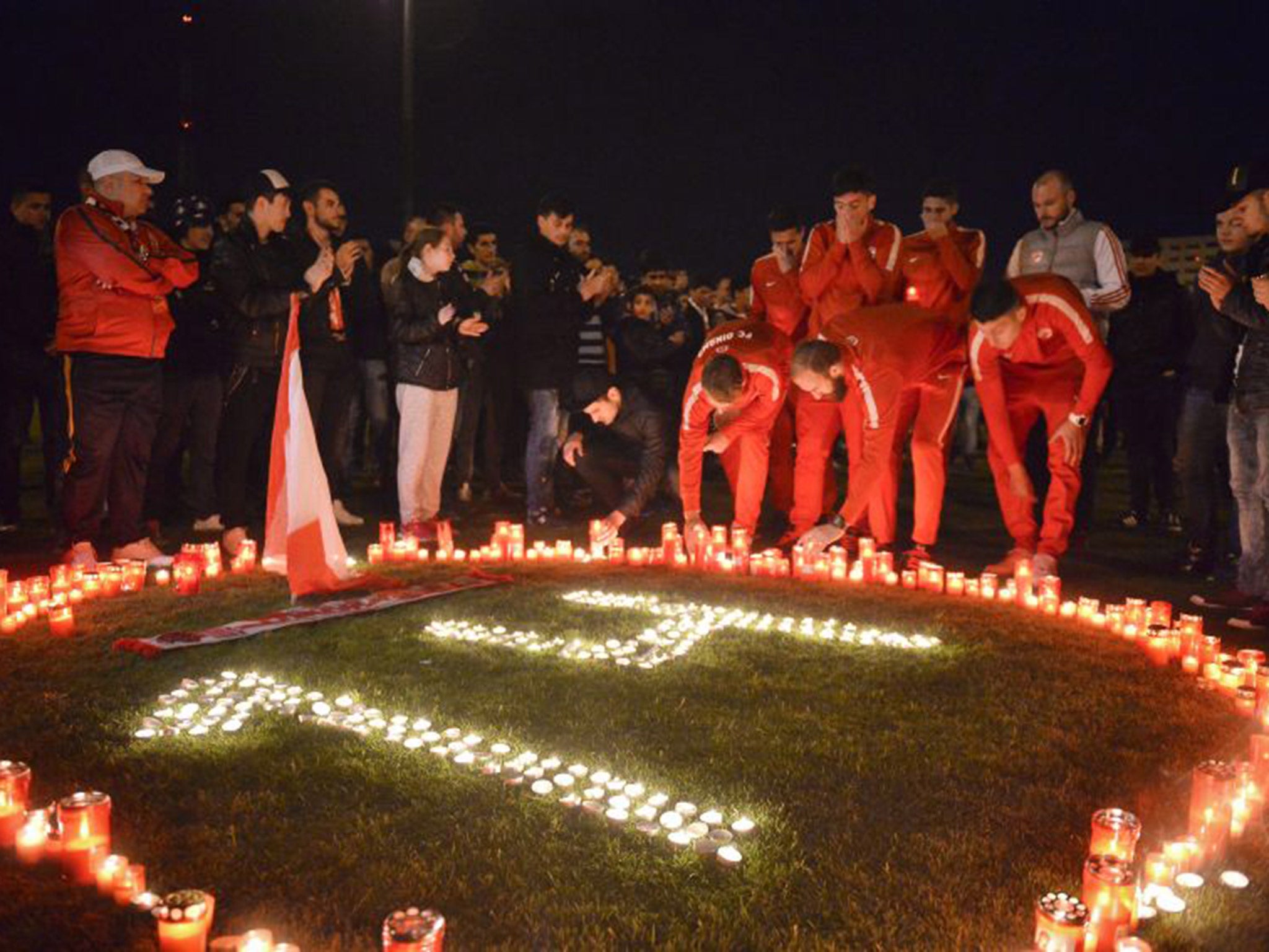 Ekeng's Dinamo Bucharest teammates pay tribute to their former colleague