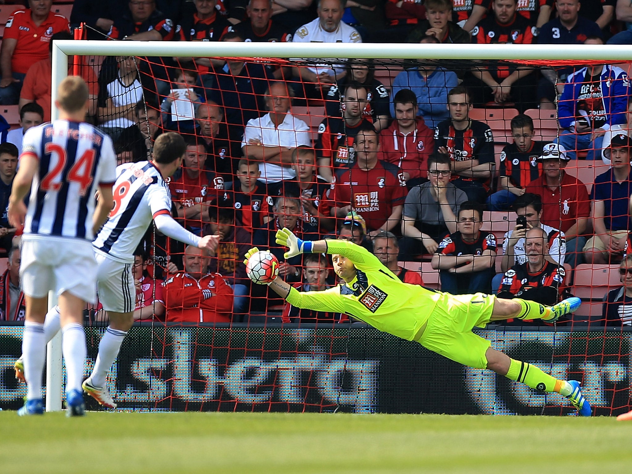 Artur Boruc saves Craig Gardner's penalty