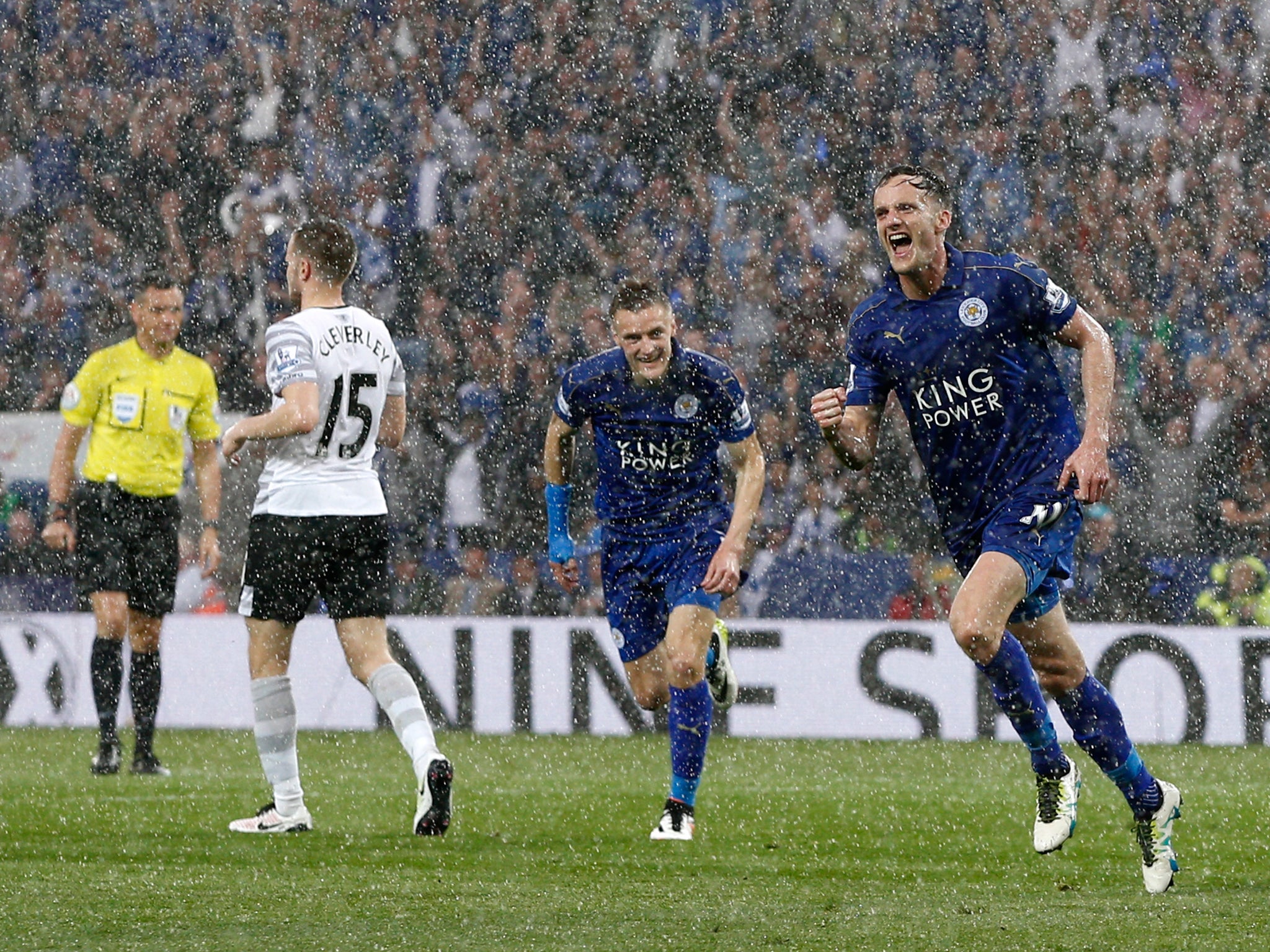 &#13;
Andy King celebrates adding Leicester's second&#13;