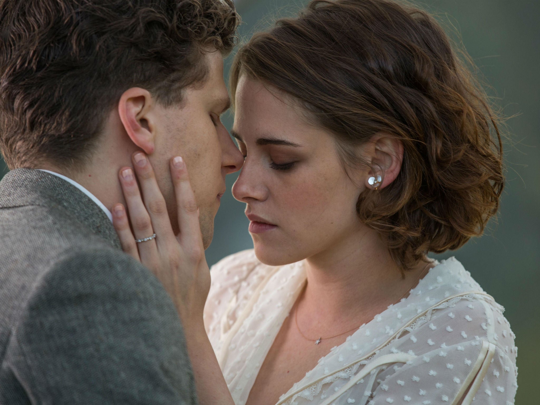 Jesse Eisenberg and Kristen Stewart in Woody Allen's Cafe Society