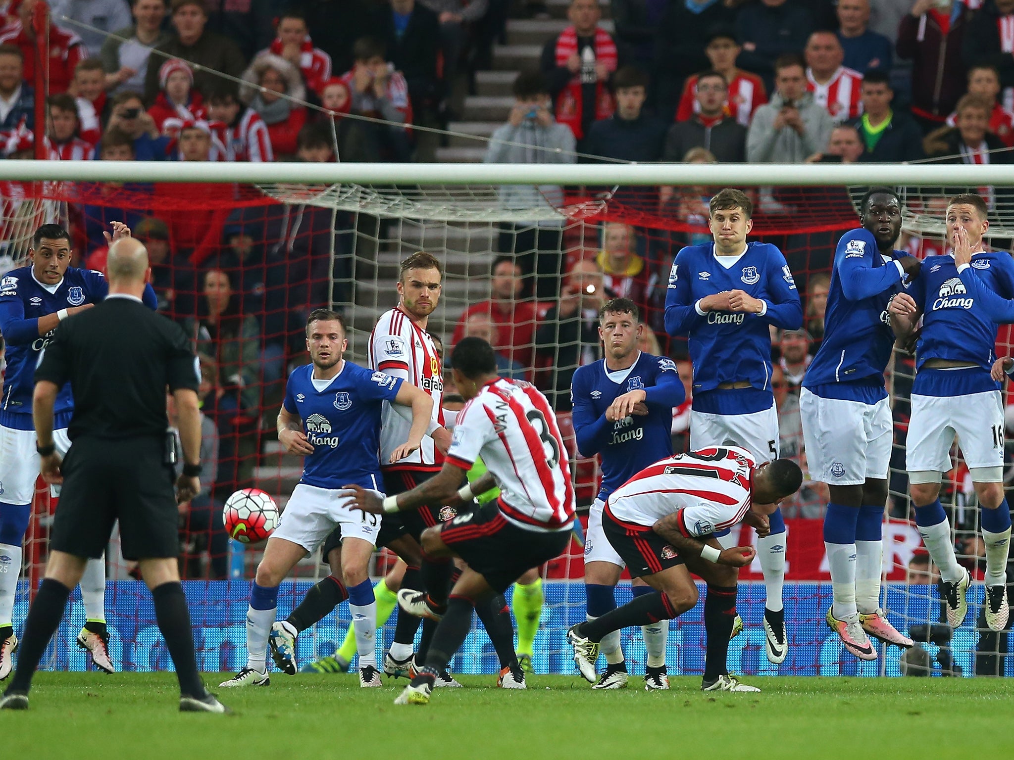 Patrick van Aanholt scores direct from a free kick