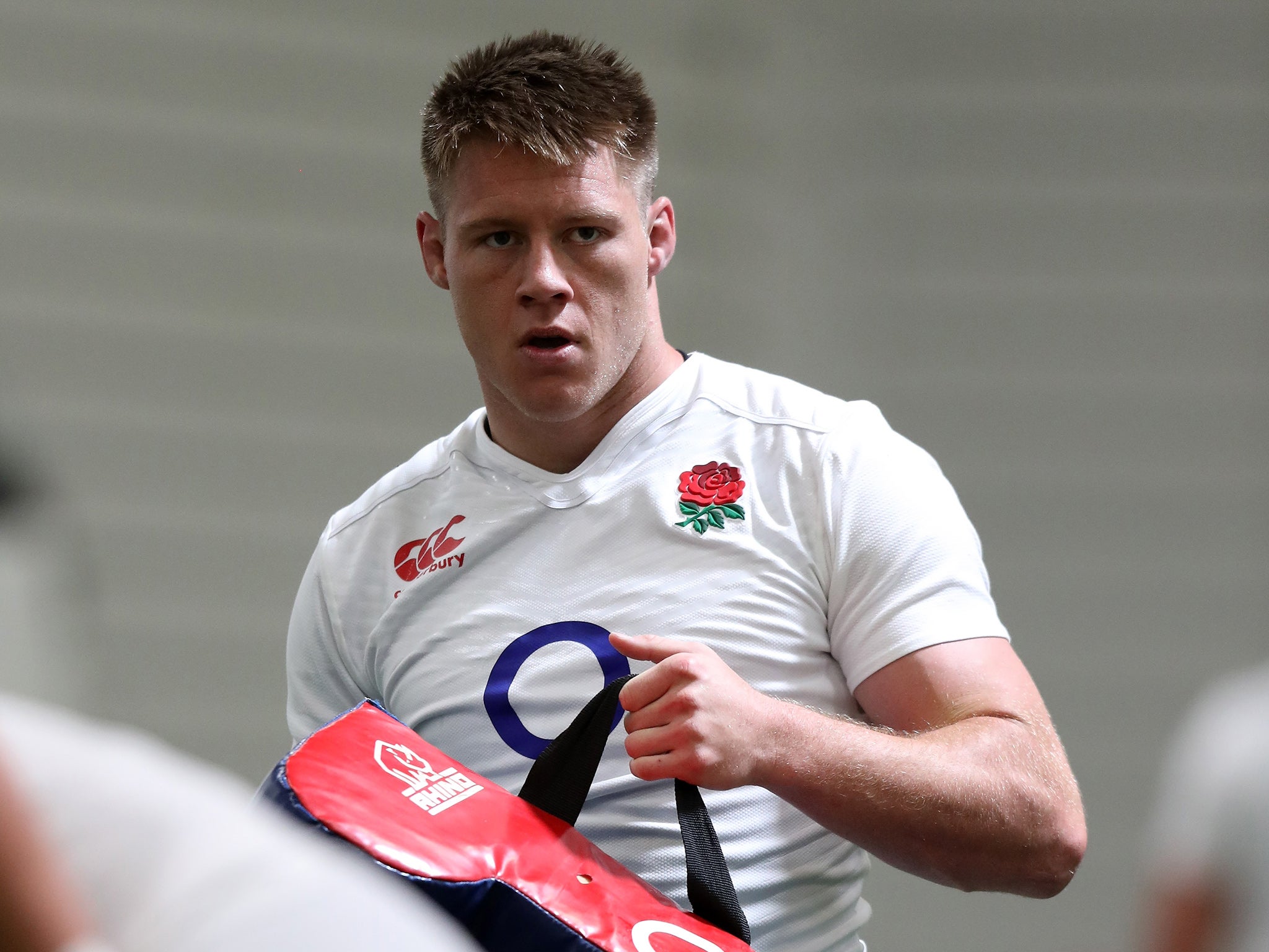 Teimana Harrison holds a tackle bag during the England training session on Friday (Getty )