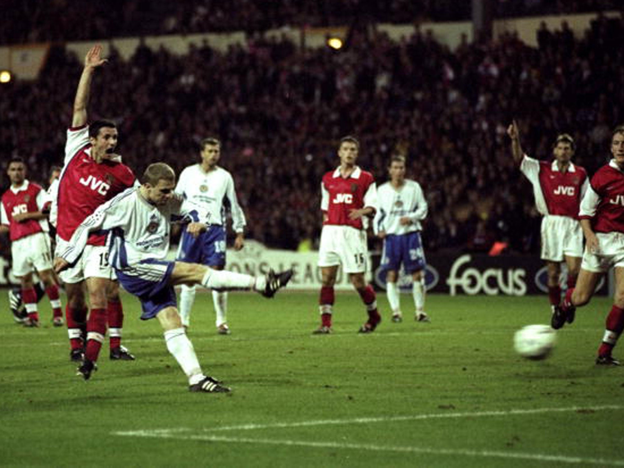 Remi Garde appeals for offside as Sergei Rebrov equalises for Dynamo Kiev in 1998 (Gettty)