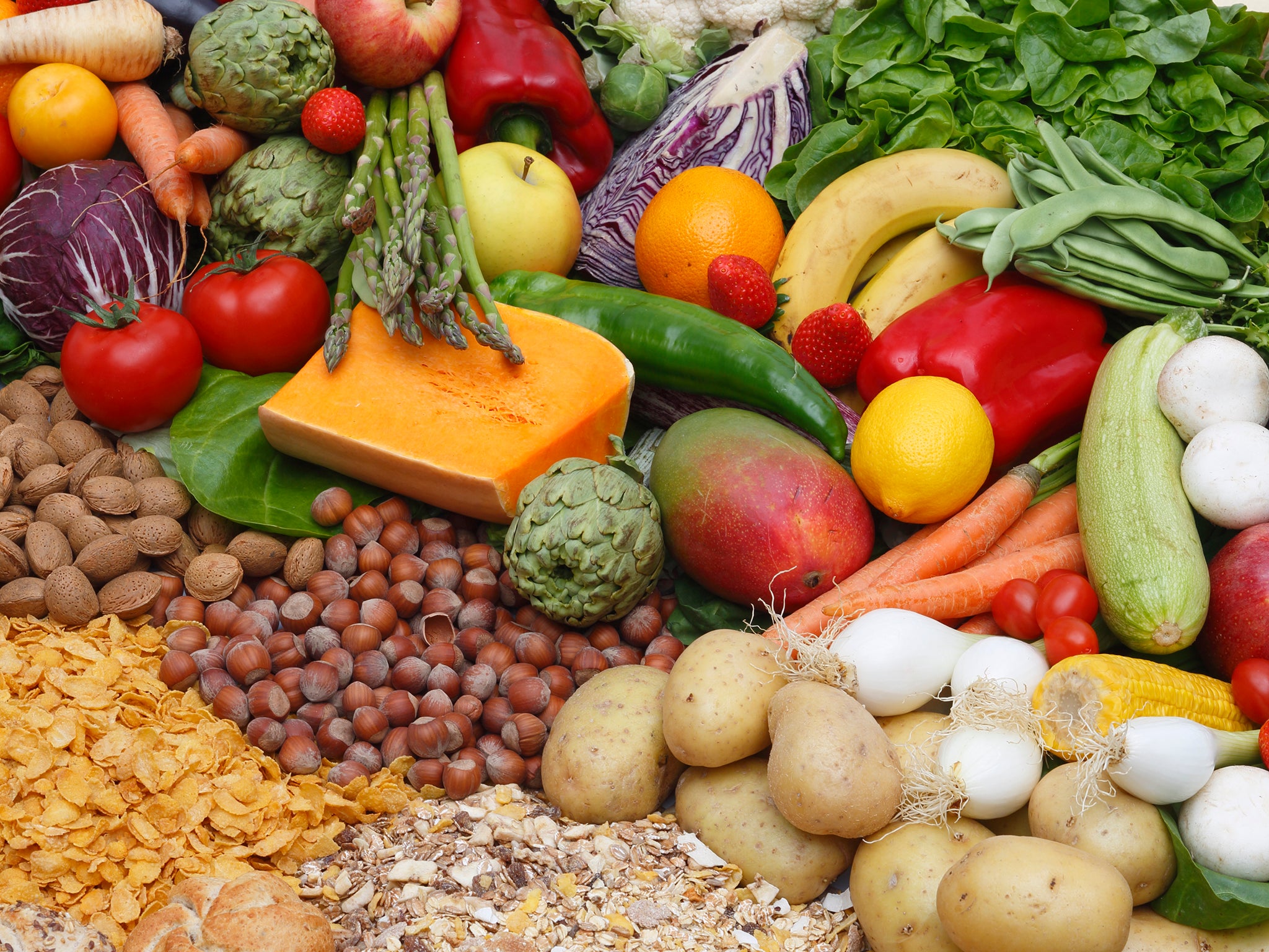 Public Health England recommends a diet based on whole grains and 5 portions of fruit and vegetables per day