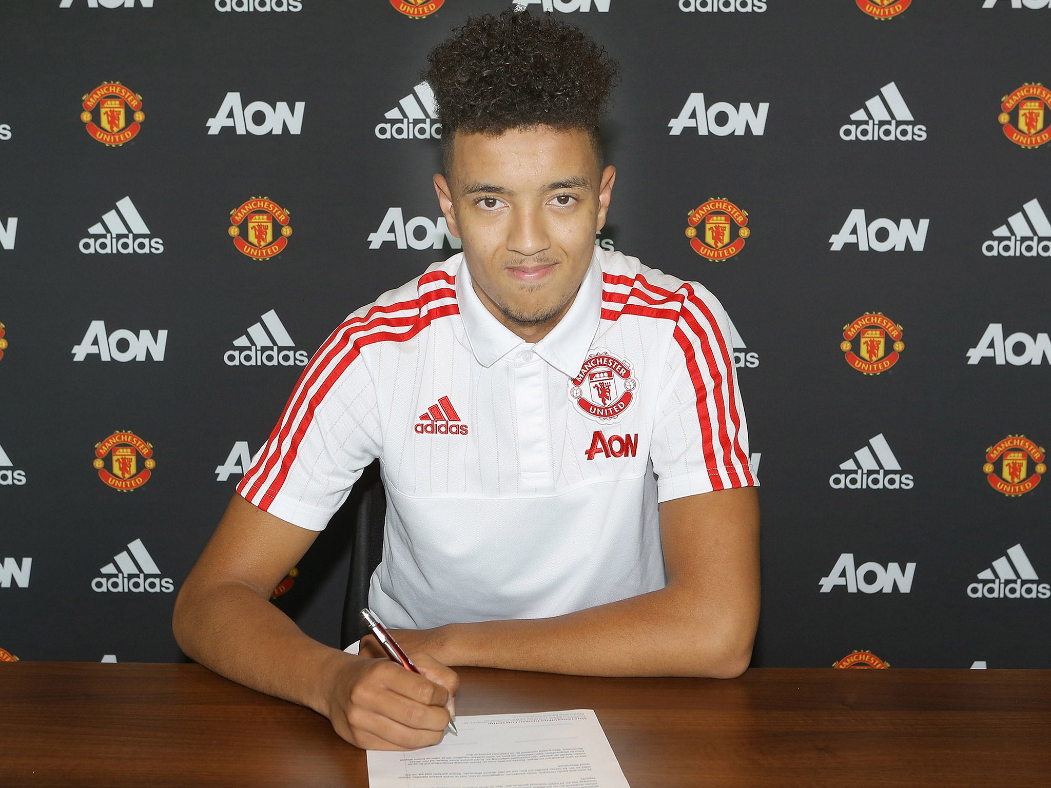 Cameron Borthwick-Jackson has signed a new contract with Manchester United until 2020