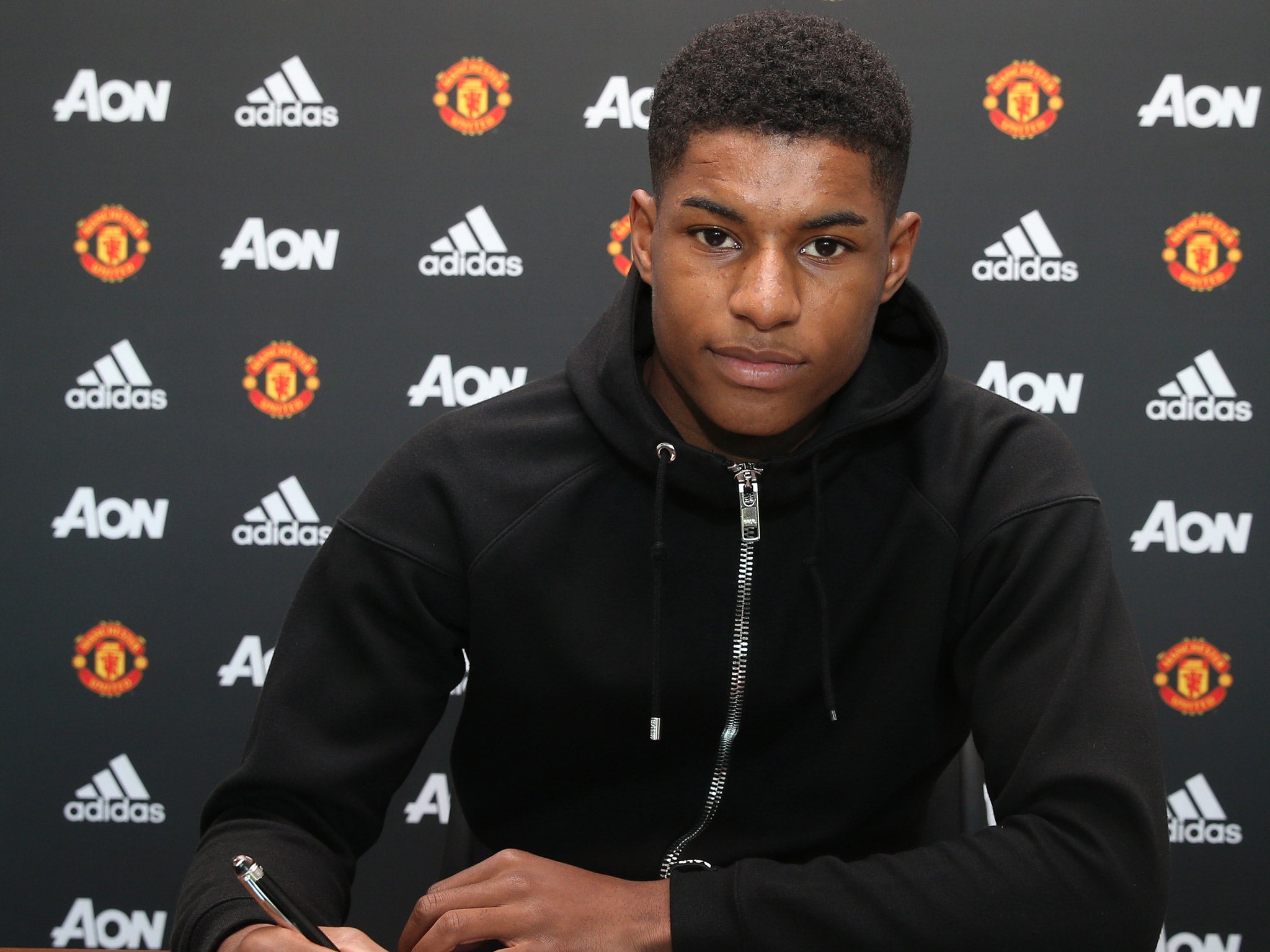 Marcus Rashford has signed a new contract with Manchester United until 2020