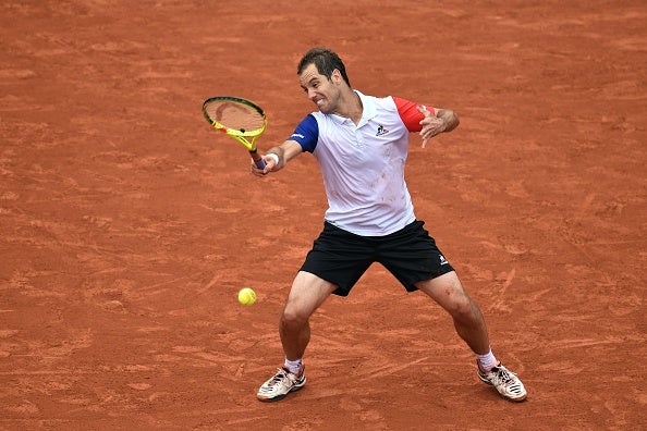 Richard Gasquet began well but struggled to live with Murray in the final exchanges