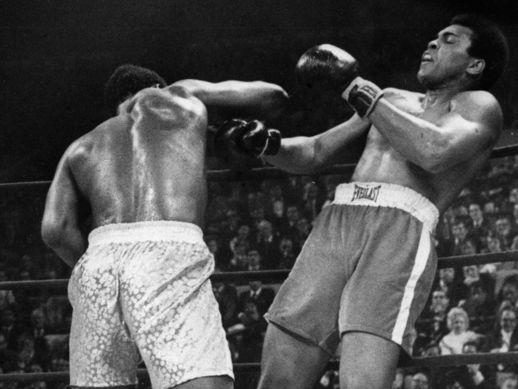 Joe Frazier (L) fighting against against Muhammad Ali at the Madison Square Garden, in New York on March 8 1971.